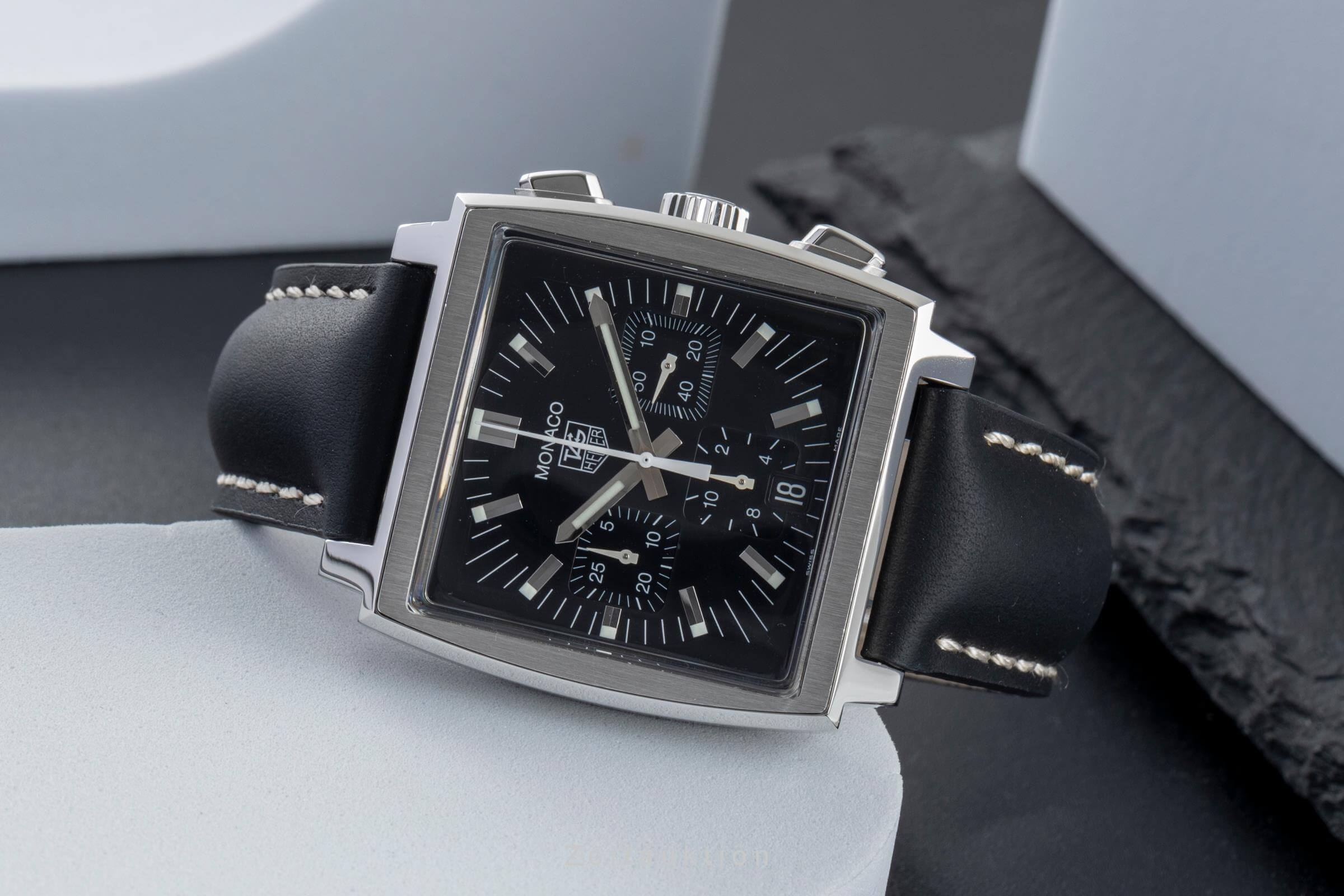 Tag Heuer Monaco cronografo acciaio automatismo orologio da uomo CW2111-0 LP: 6850EUR  [2501753]