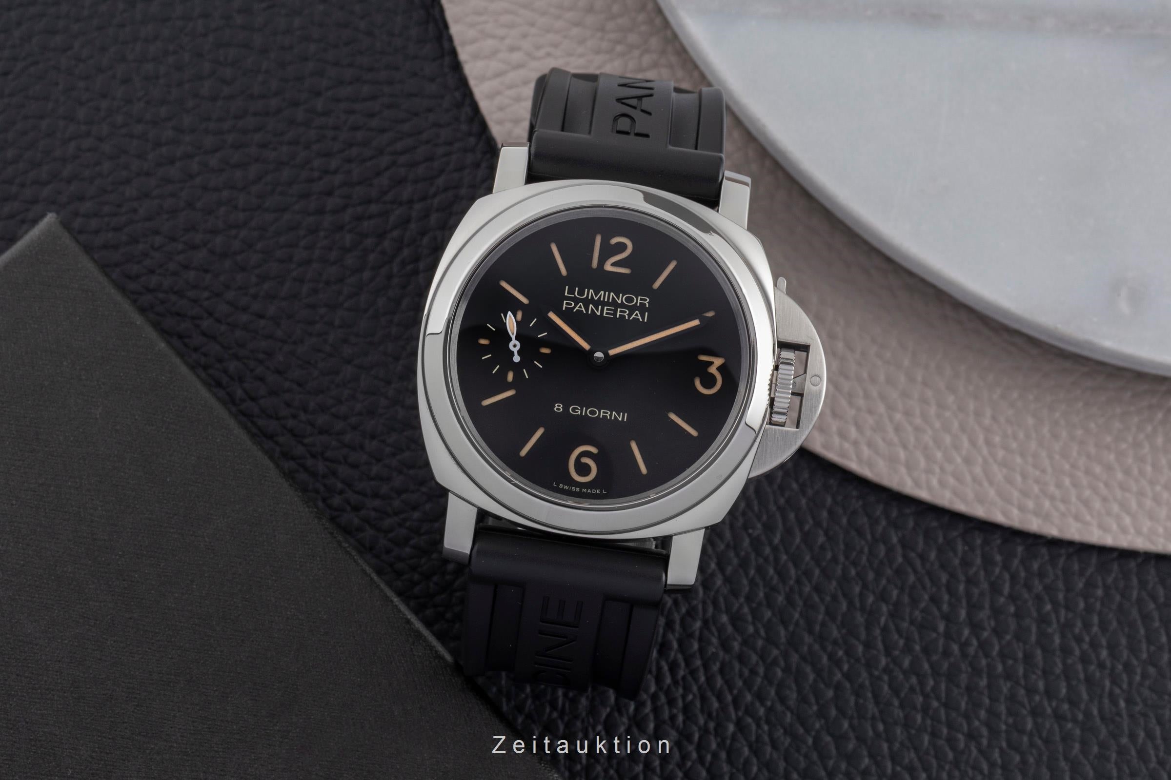 Panerai Luminor Base 8 Days Stahl Handaufzug Herrenuhr Ref. PAM00915 B&P 2020 [2501991]