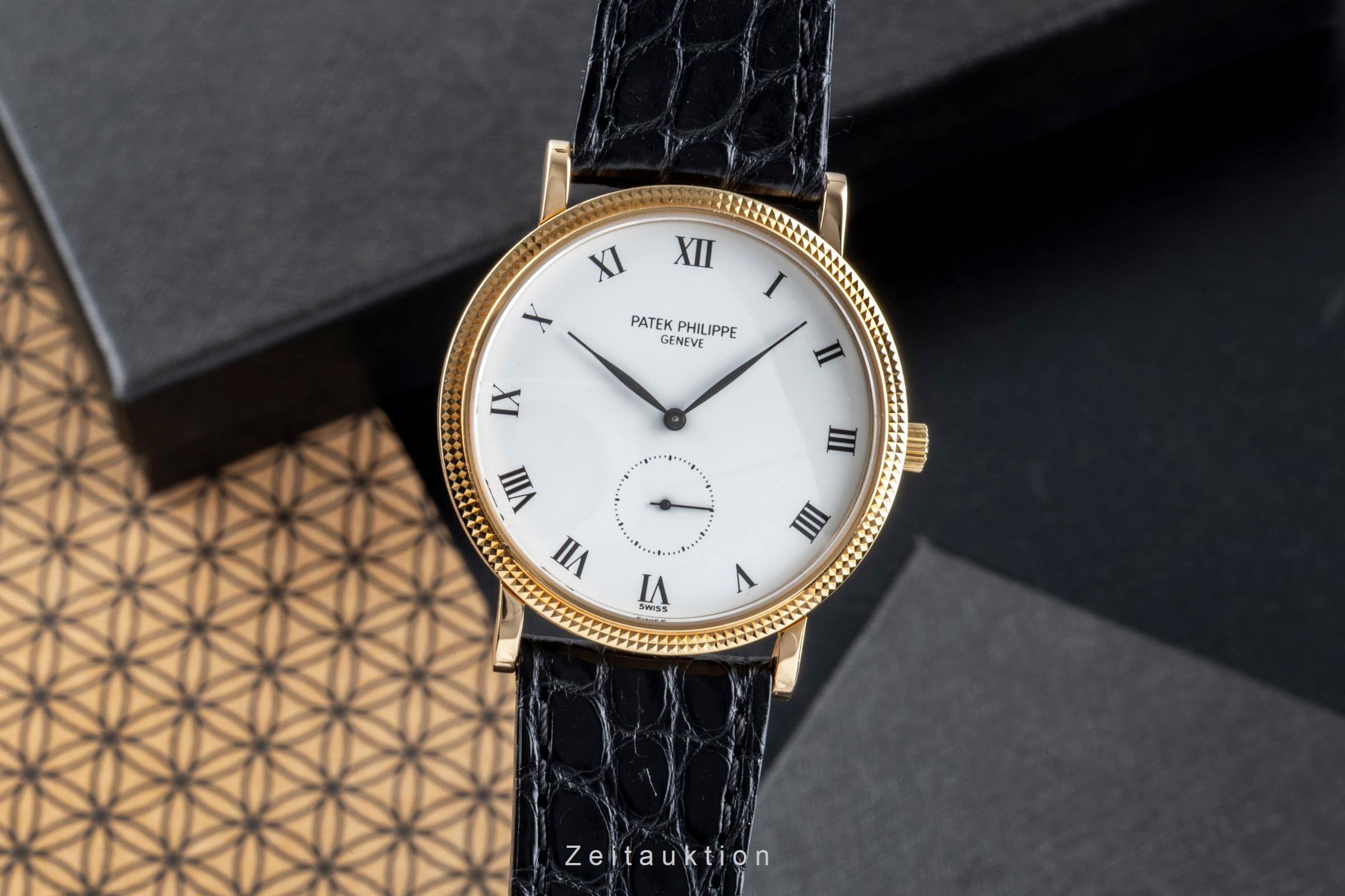 インテリア時計 PATEK PHIPPE Patek Philippe Calatrava 18 ct gold manual winding Kal. 215 Ref