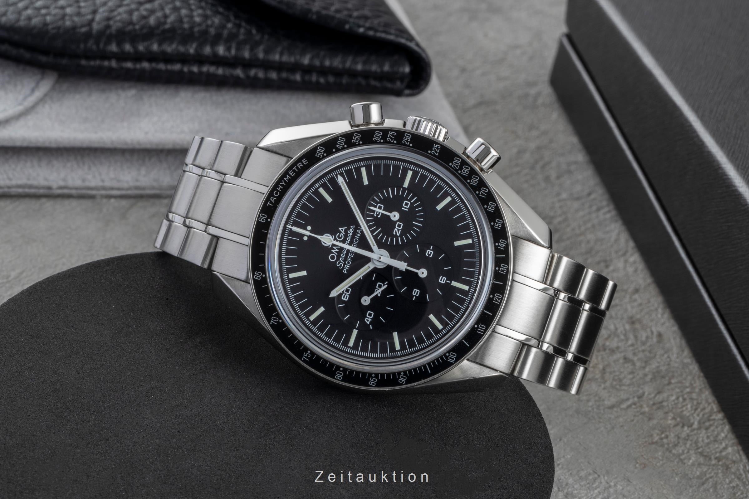 Omega Speedmaster Moonwatch chronographe acier à remontage manuel montre pour hommes 311.30.42.30.01.006 LP: 8700EUR  [2502215]