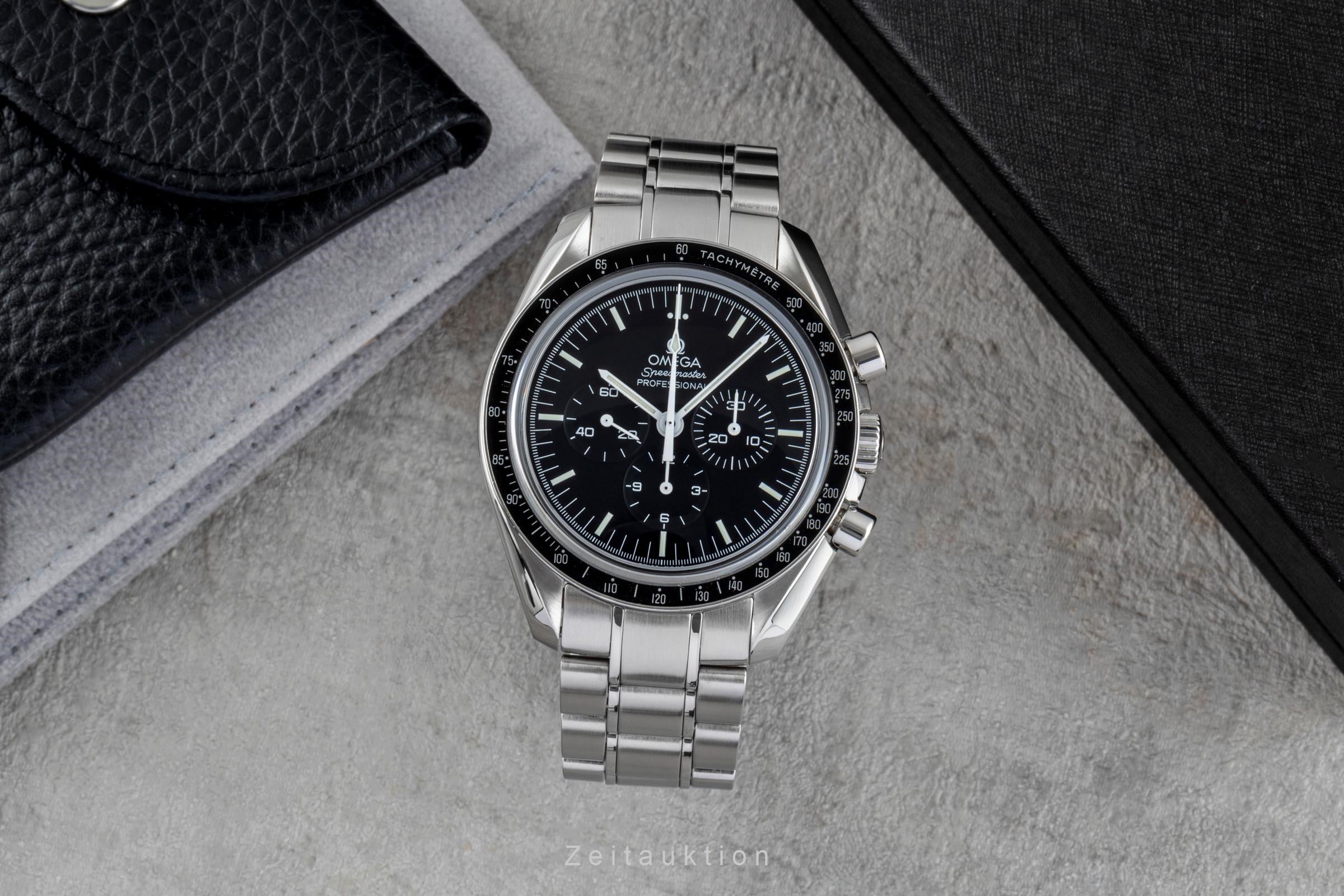 Omega Speedmaster Moonwatch chronographe acier à remontage manuel montre pour hommes 311.30.42.30.01.006 LP: 8700EUR  [2502215]