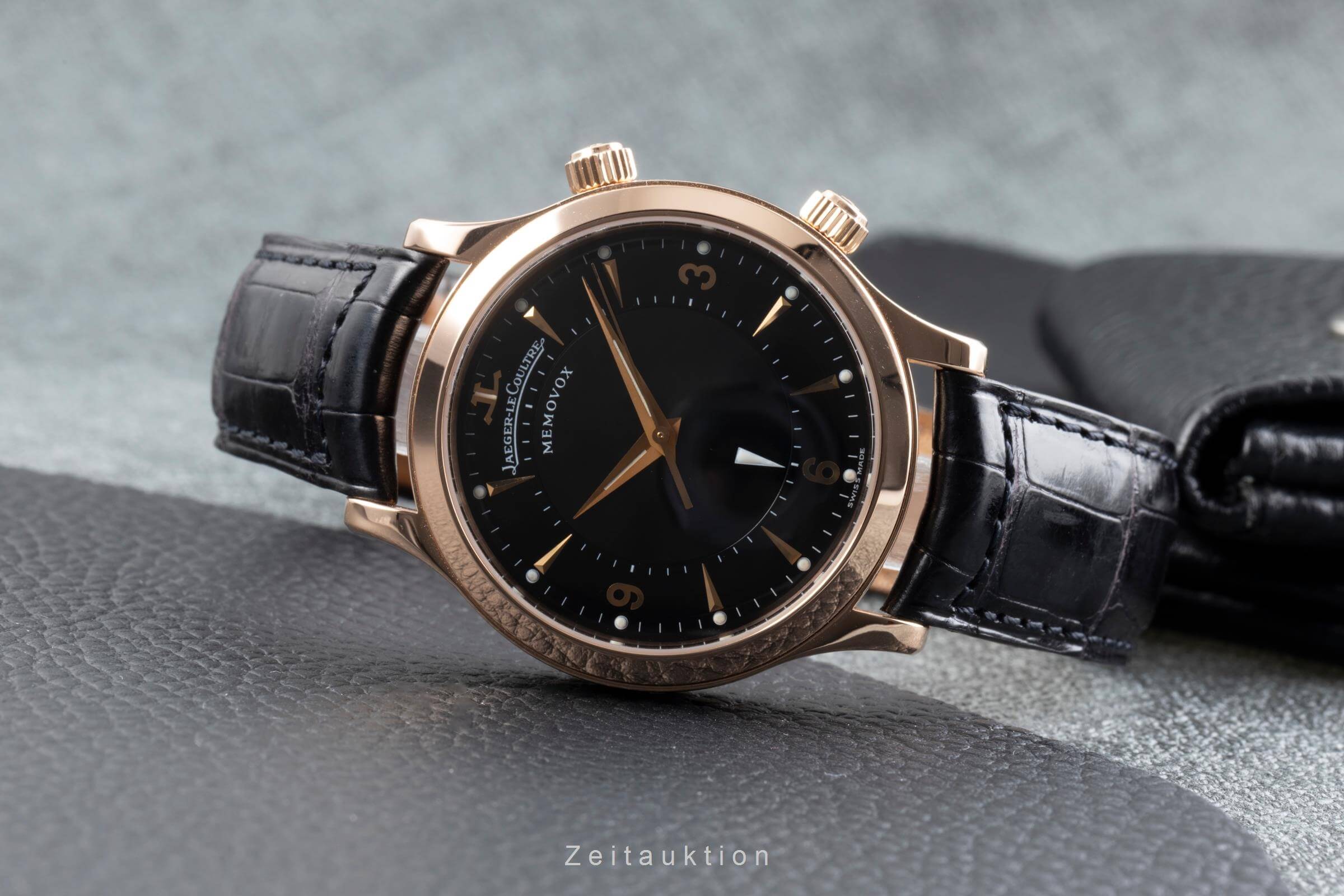 Jaeger LeCoultre Memovox 18 ct gold automatic Kal. 914 Ref