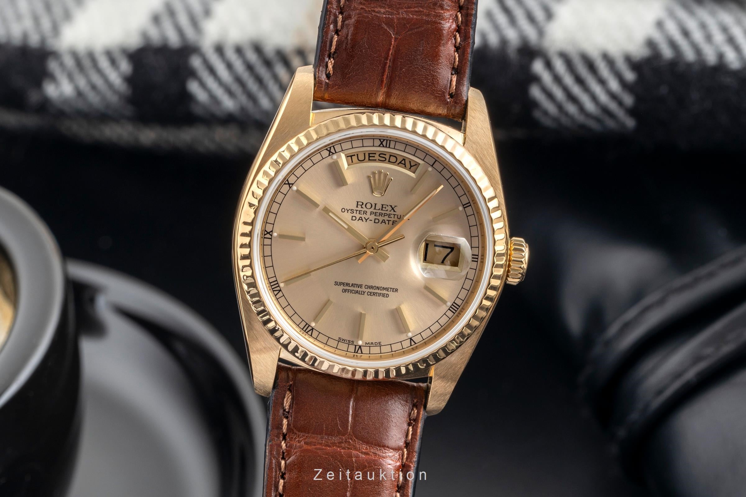 Rolex Day-Date 36 18k (0,750) Gold Automatik Herrenuhr Ref. 18038 [2502511]