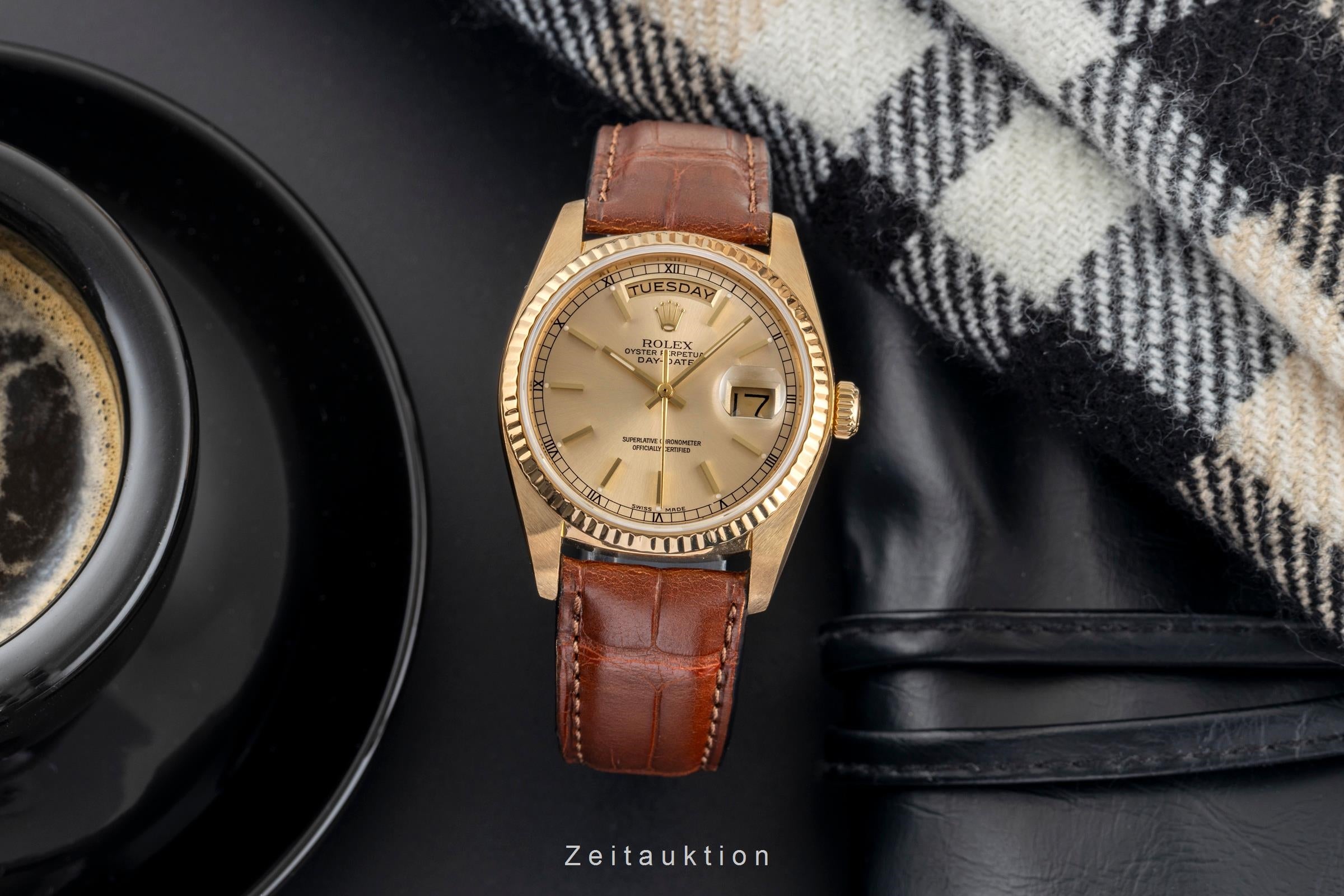 Rolex Day-Date 36 18k (0,750) Gold Automatik Herrenuhr Ref. 18038 [2502511]