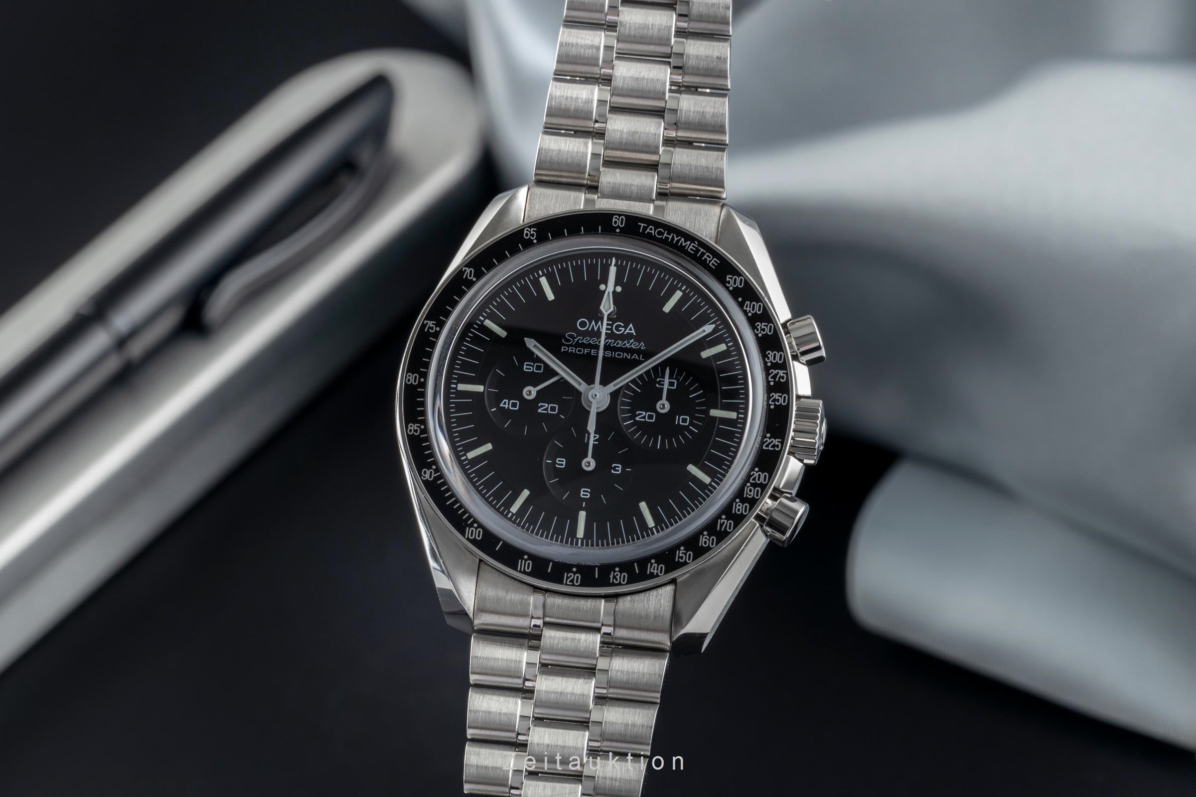 Omega Speedmaster Moonwatch chronograph steel manual winding men's watch 311.30.42.50.01.002  [2502569]