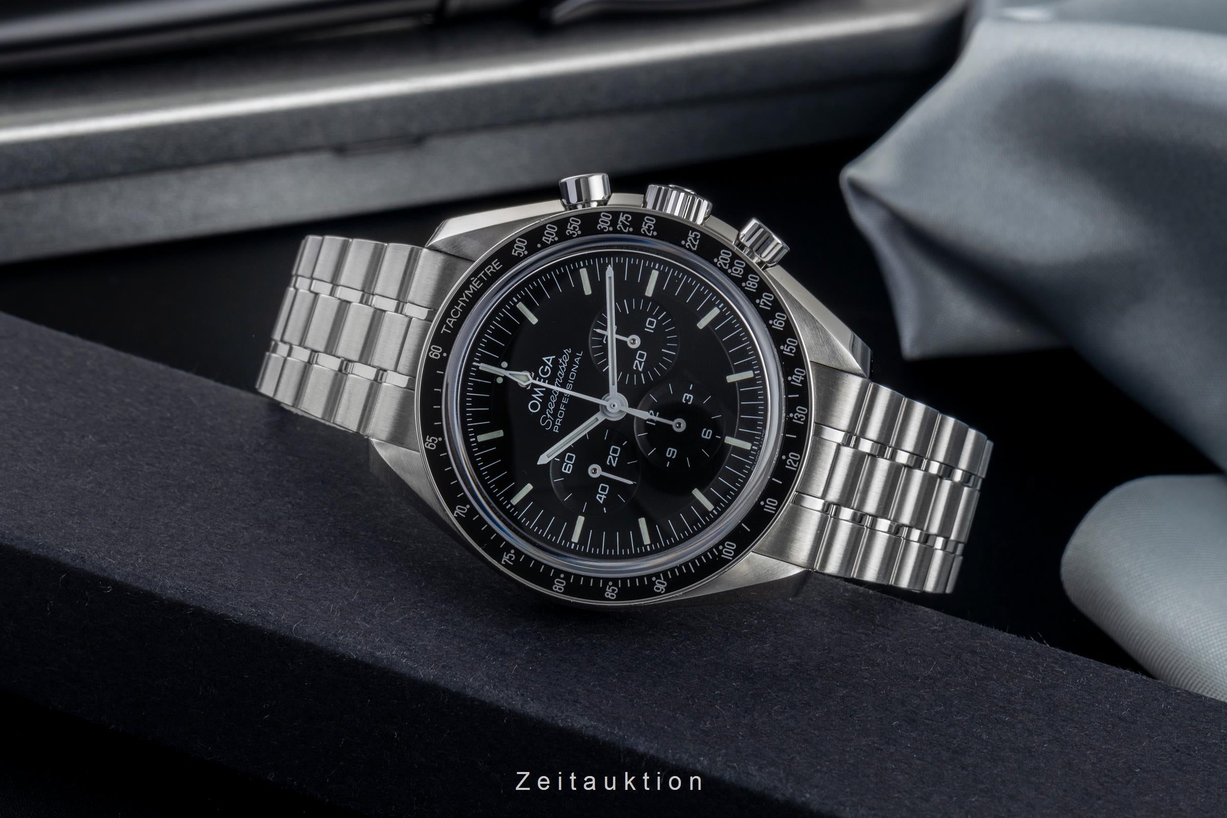 Omega Speedmaster Moonwatch chronograph steel manual winding men's watch 311.30.42.50.01.002  [2502569]