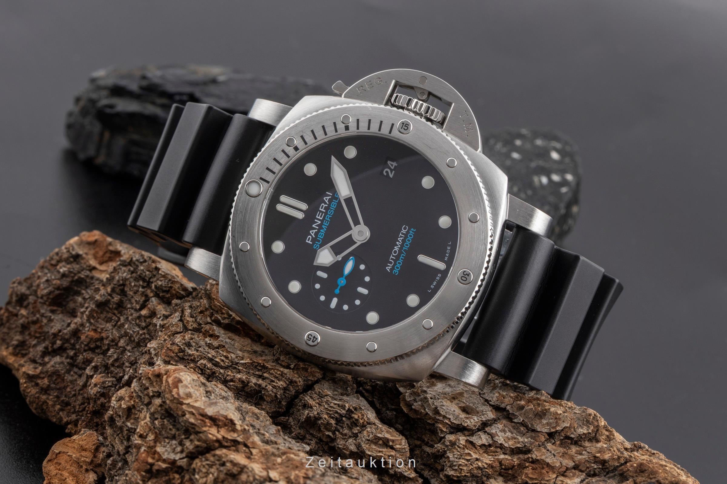 Panerai Luminor Submersible Automatik Herrenuhr Ref. PAM00973 B&P VP: 9700,- € [2502596]
