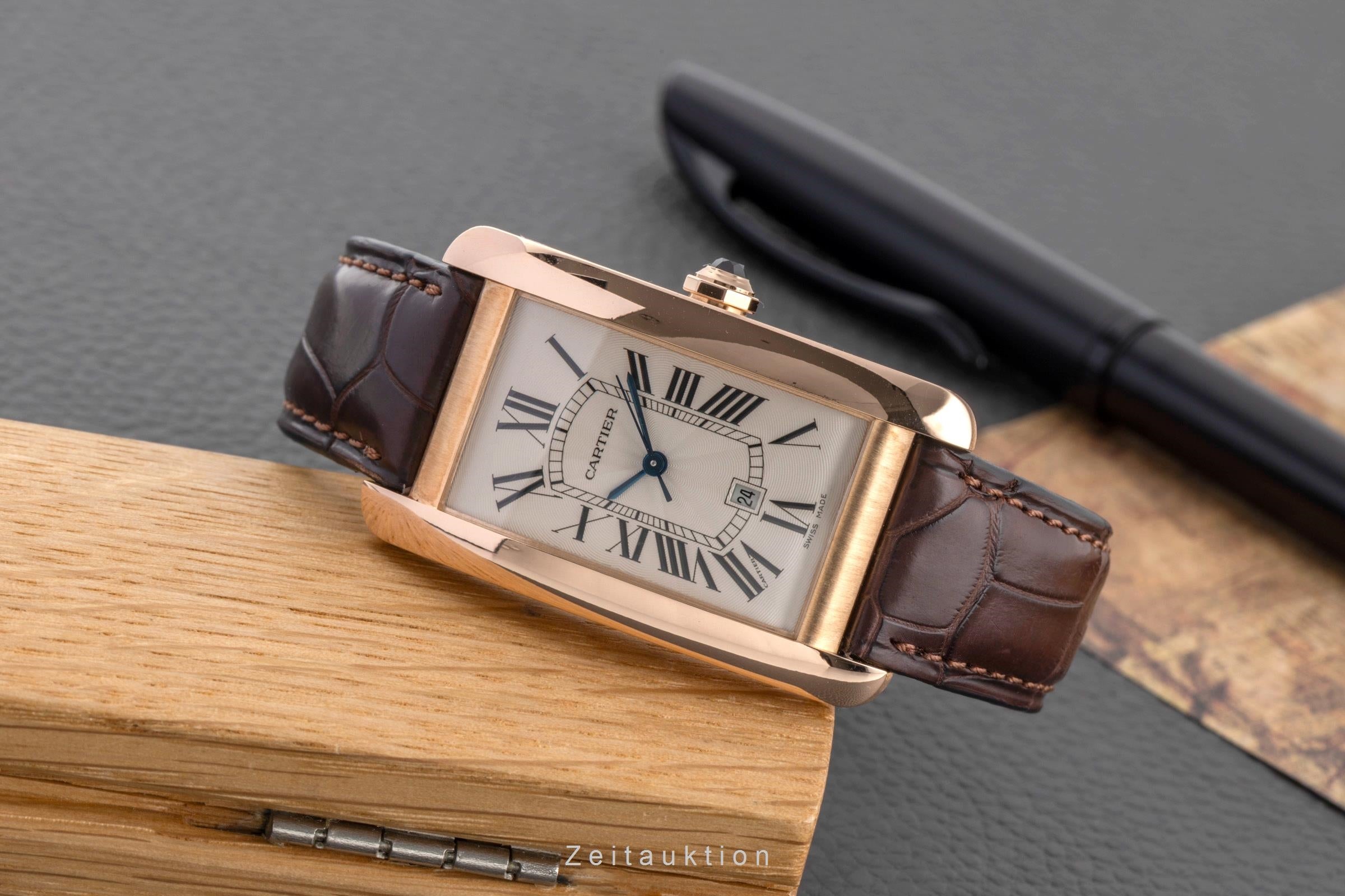 Cartier Tank Américaine 18k (0,750) Gold Automatik Herrenuhr Ref. W2609156  [2502631]