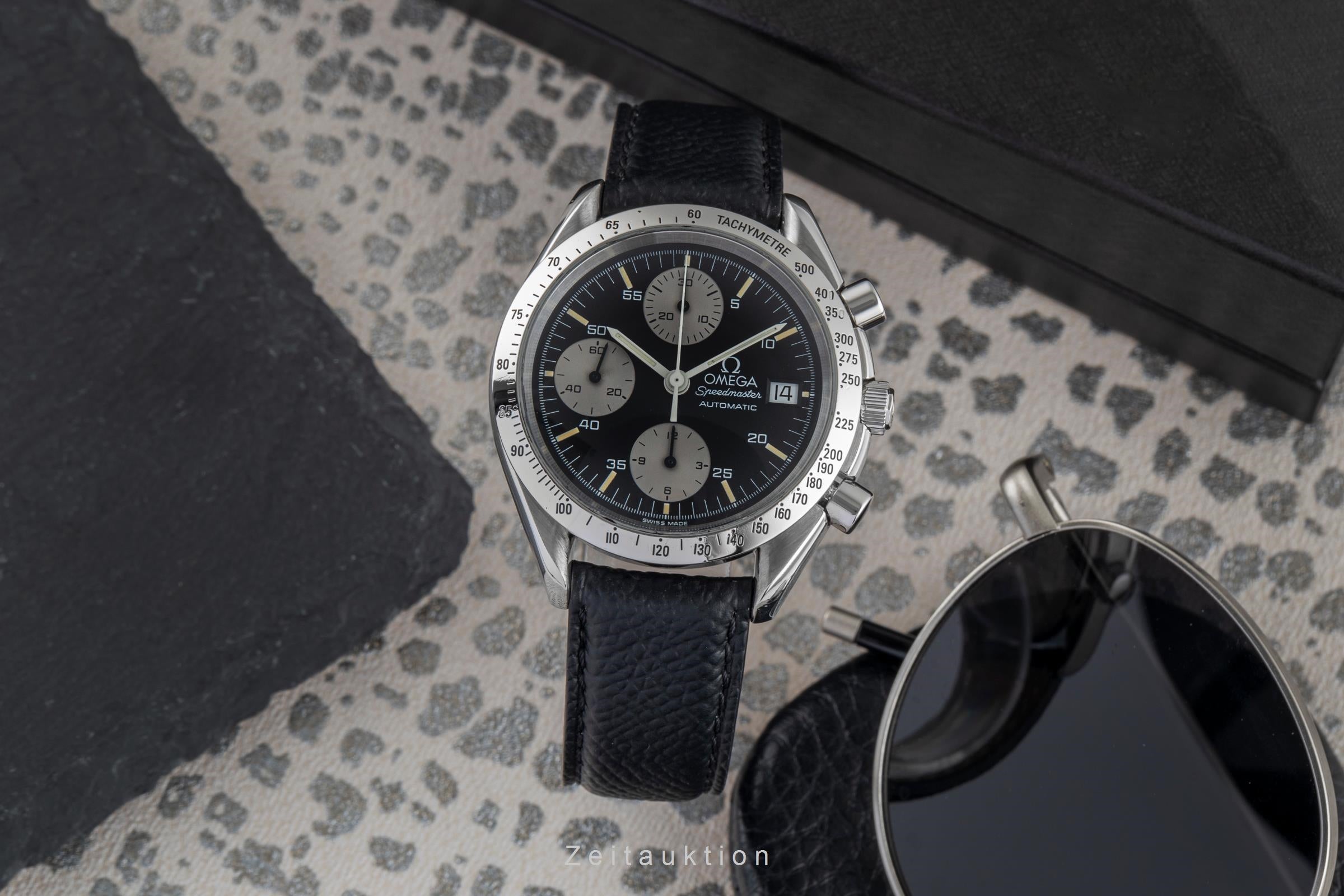 Omega Speedmaster Date chronograph steel automatic men's watch 3511.50 LP: 5700EUR  [2502655]