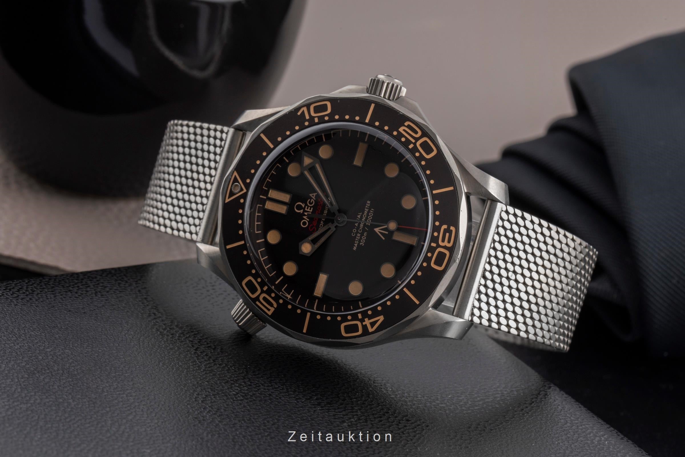 Omega Seamaster 007 Titan Automatik James Bond Ref. 210.90.42.20.01.001  [2502746]