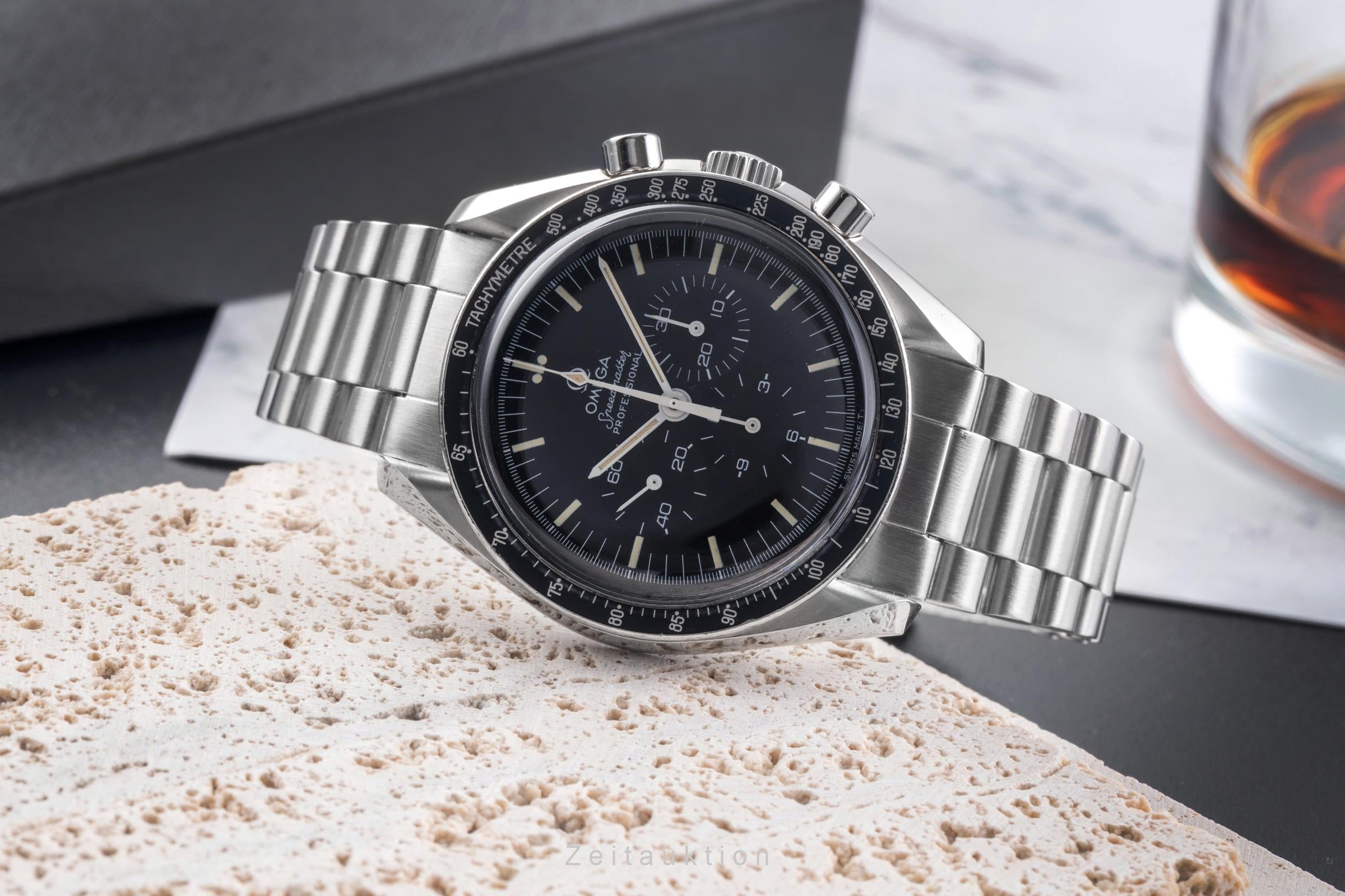 Omega Speedmaster Moonwatch chronograph steel manual winding men's watch 145.022 Vintage  [2502811]