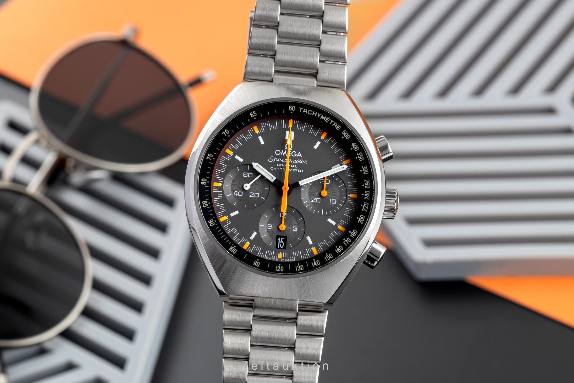 Omega Speedmaster chronograph steel automatic men's watch 327.10.43.50.06.001  [2502882]