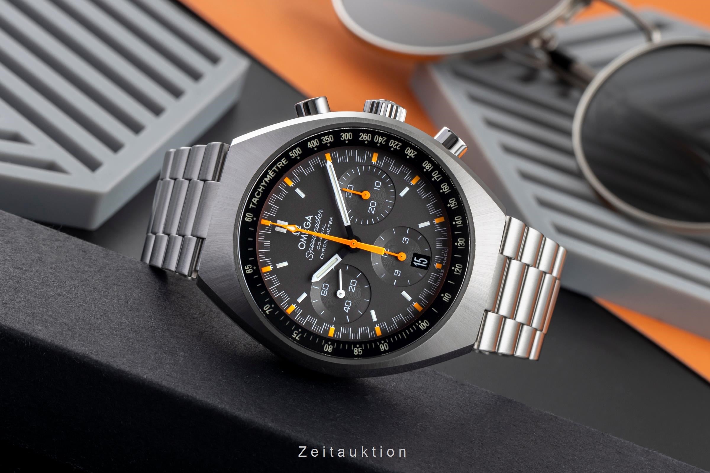 Omega Speedmaster chronograph steel automatic men's watch 327.10.43.50.06.001  [2502882]