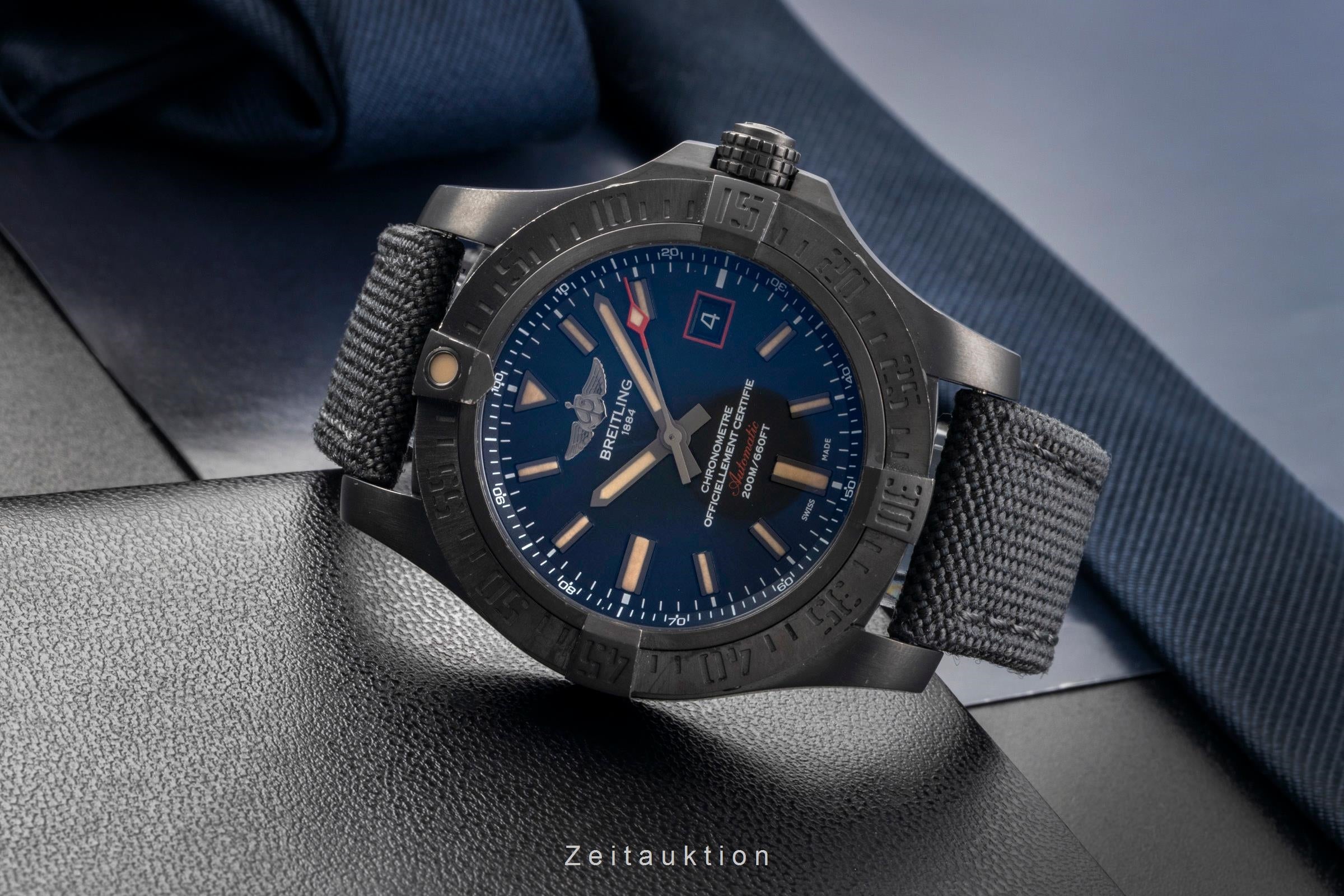 Breitling Avenger Blackbird 44 titanium automatic Kal. B17