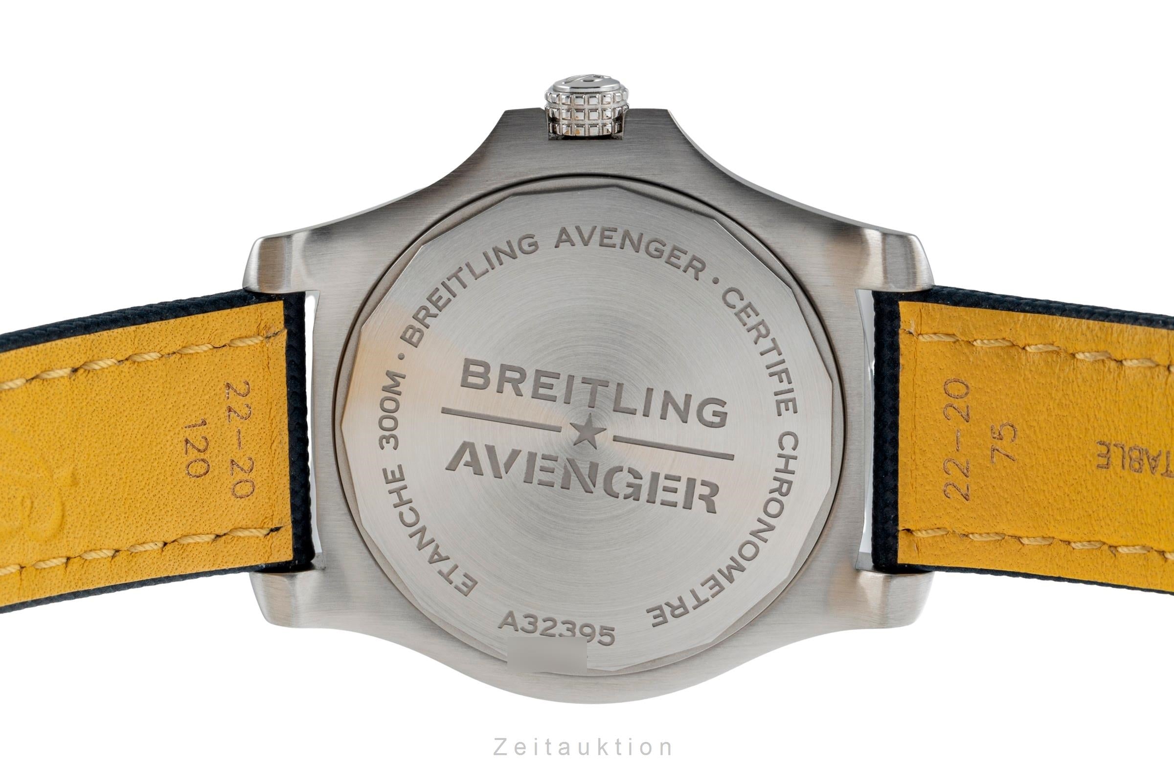 Breitling Avenger II GMT steel automatic Kal. B32 Ref. A32395