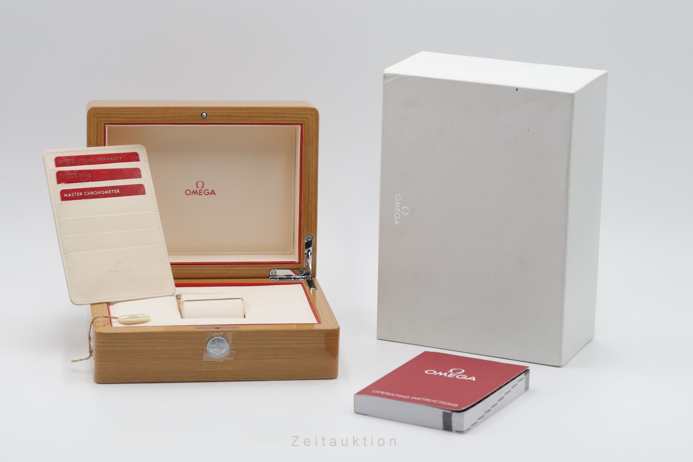 Omega Speedmaster chronographe acier automatique montre pour hommes 304.33.44.52.01.001 LP: 12200EUR  [2502994]