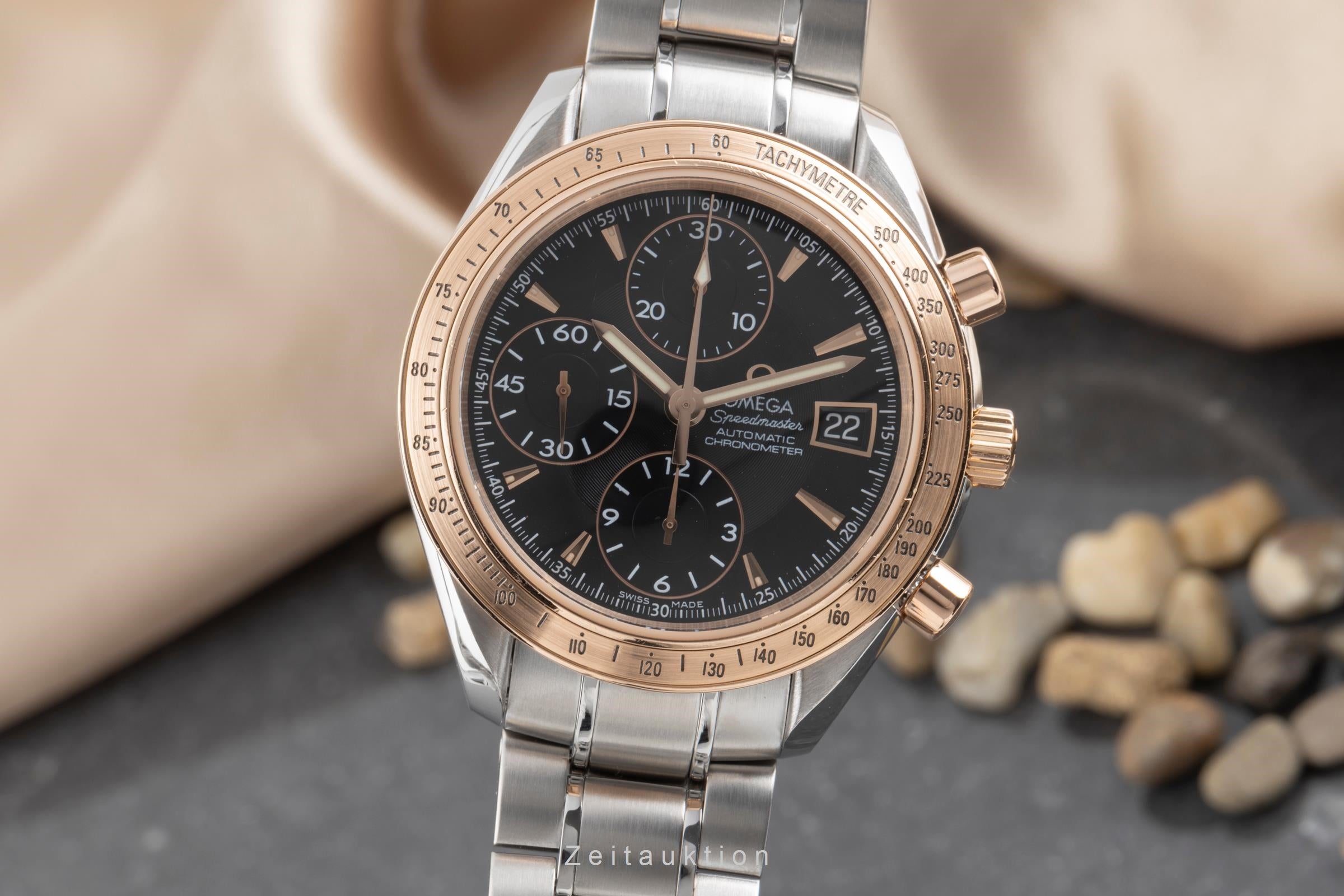 Omega Speedmaster Date chronographe acier / or  automatique montre pour hommes 323.21.40.40.01.001  [2503153]