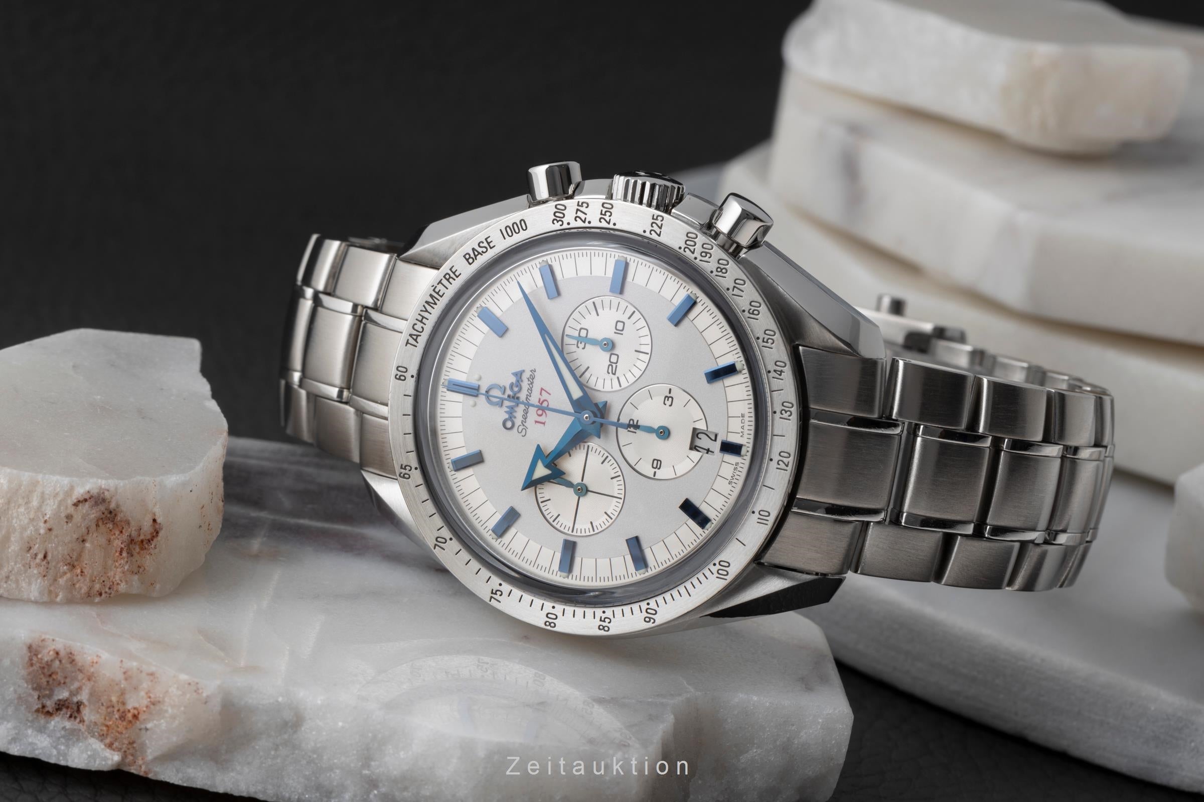 Omega Speedmaster chronograph steel automatic Kal. 3313C Ref