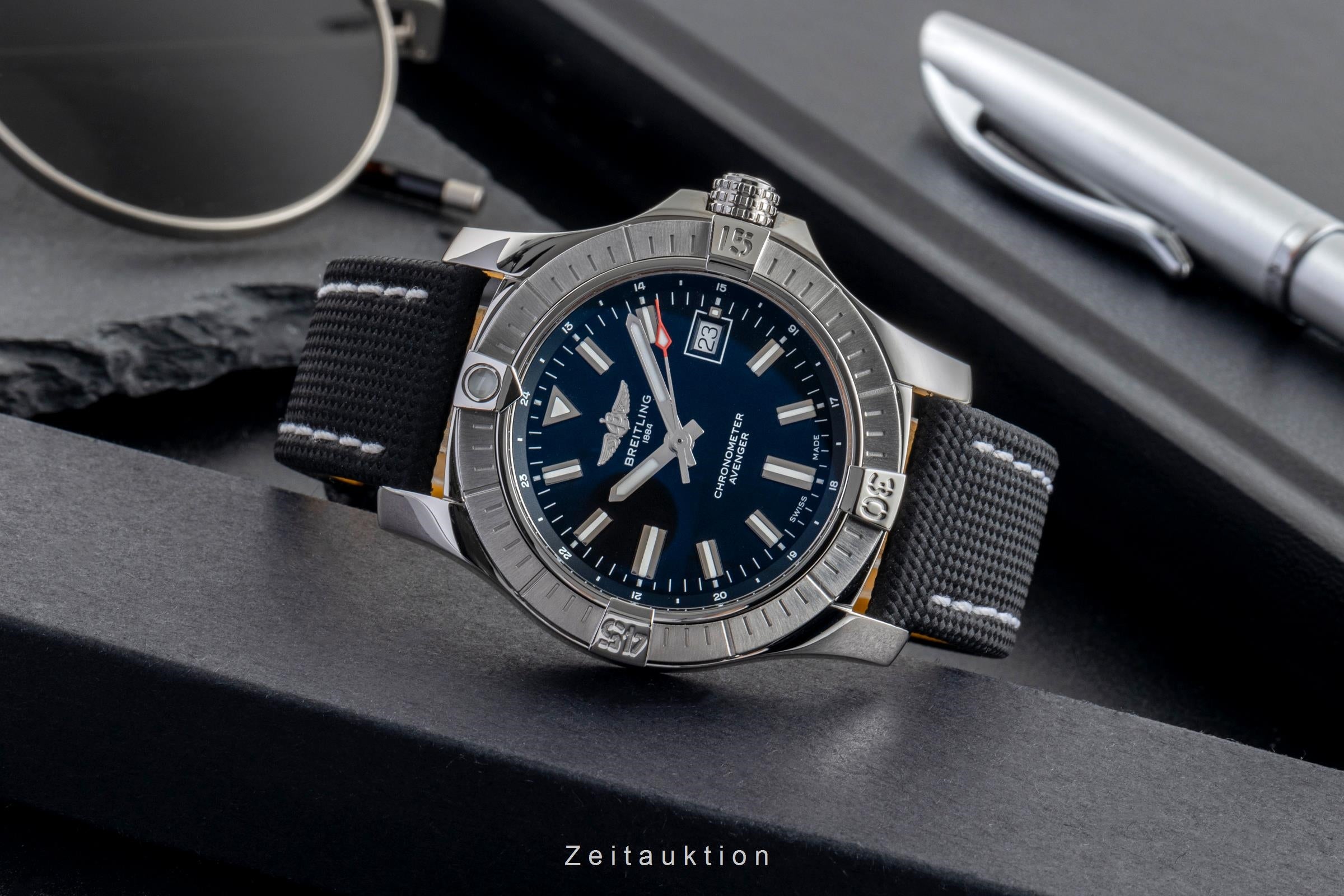 Breitling Avenger steel automatic men's watch A17318101B1X1 LP: 4150EUR  [2503177]