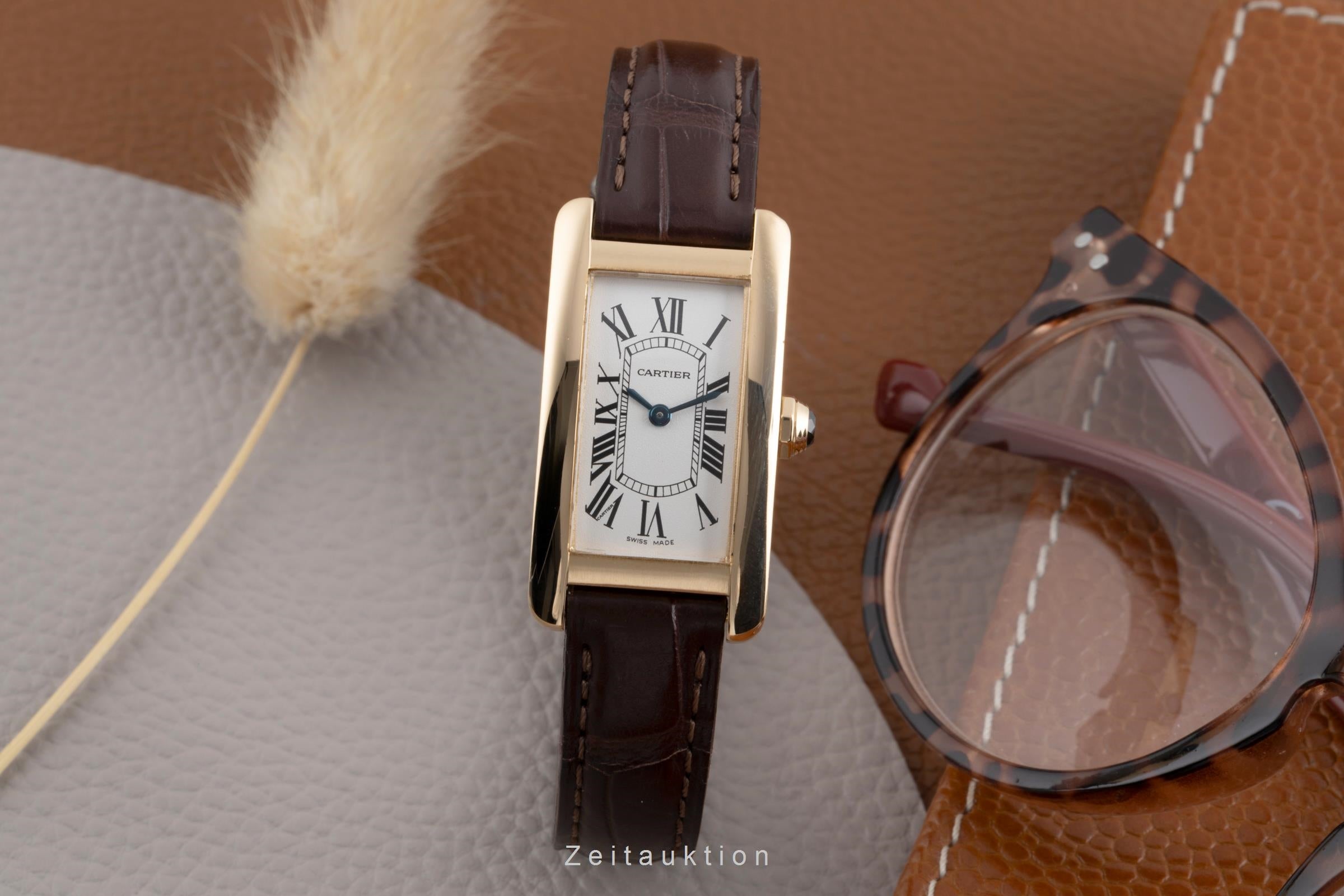 Cartier Tank Américaine 18 ct gold quartz Kal. 157 Ref. W2601556