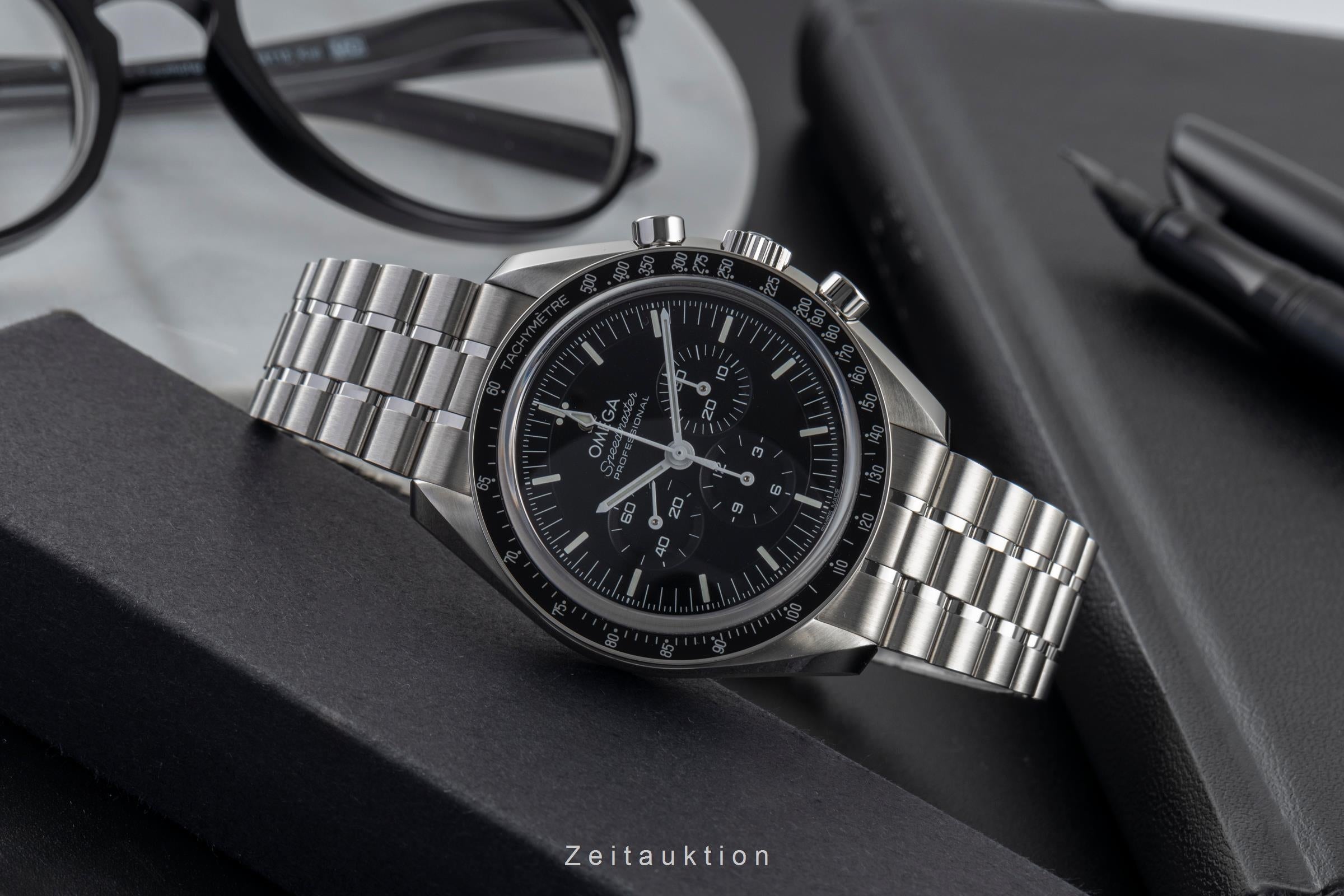 Omega Speedmaster Moonwatch chronograph steel manual winding men's watch 310.30.42.50.01.002 LP: 8700EUR  [2503339]