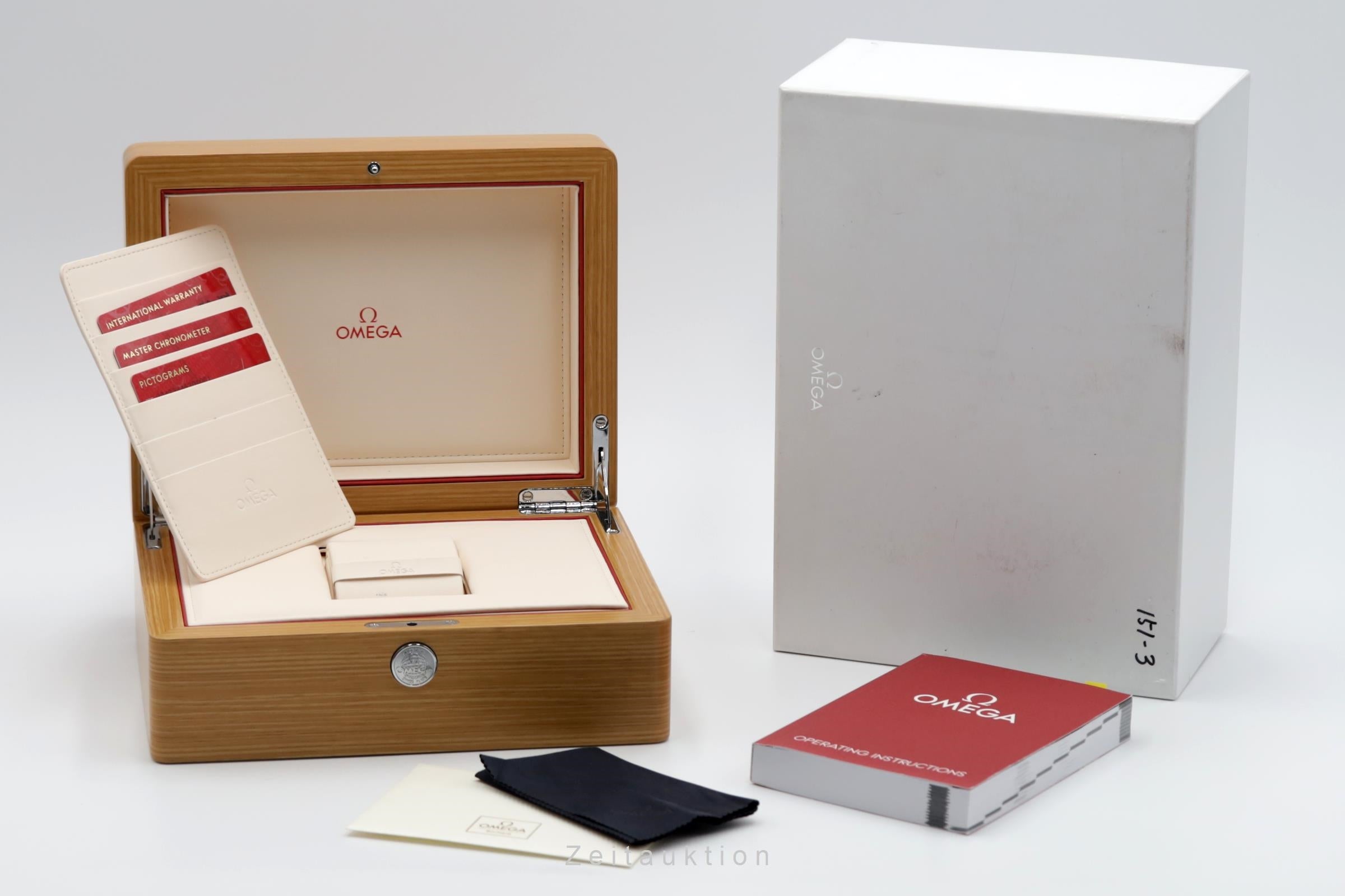 Omega Speedmaster chronographe acier automatique montre pour hommes 304.33.44.52.01.001 LP: 12200EUR  [2503513]