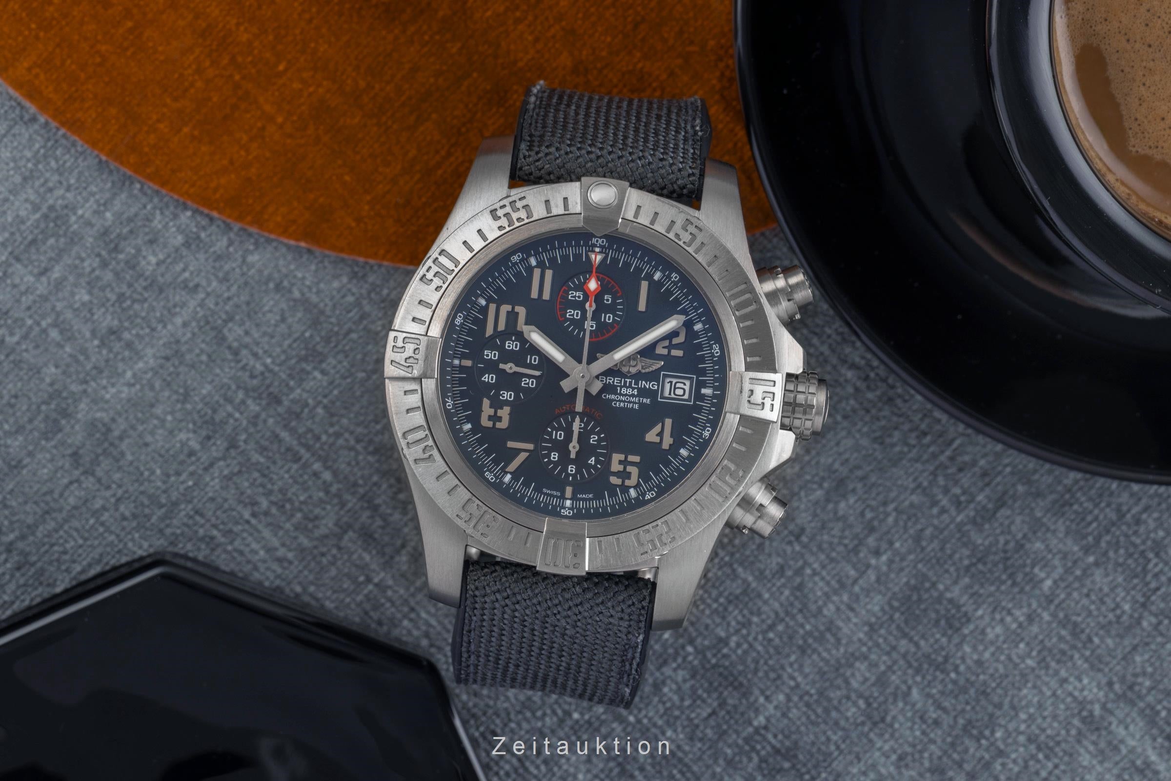 Breitling Avenger Bandit Chronograph Titan Automatik Ref. E1338310/M534 B&P 2019 [2503541]