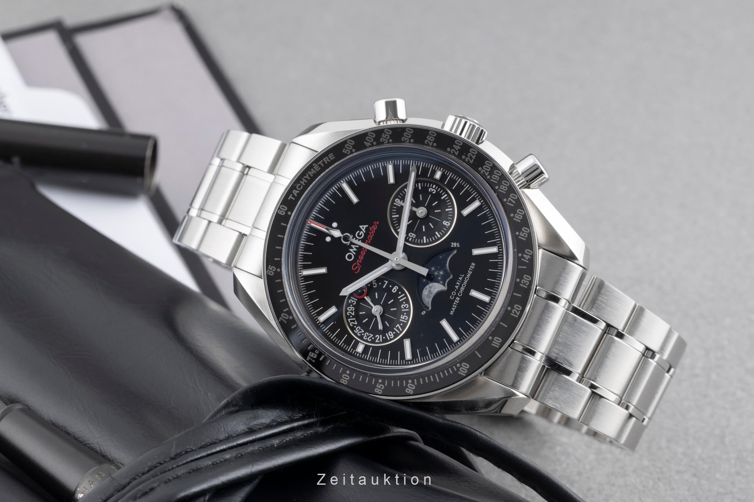 Omega Speedmaster chronograph steel automatic men's watch 304.30.44.52.01.001 LP: 12600EUR  [2503684]