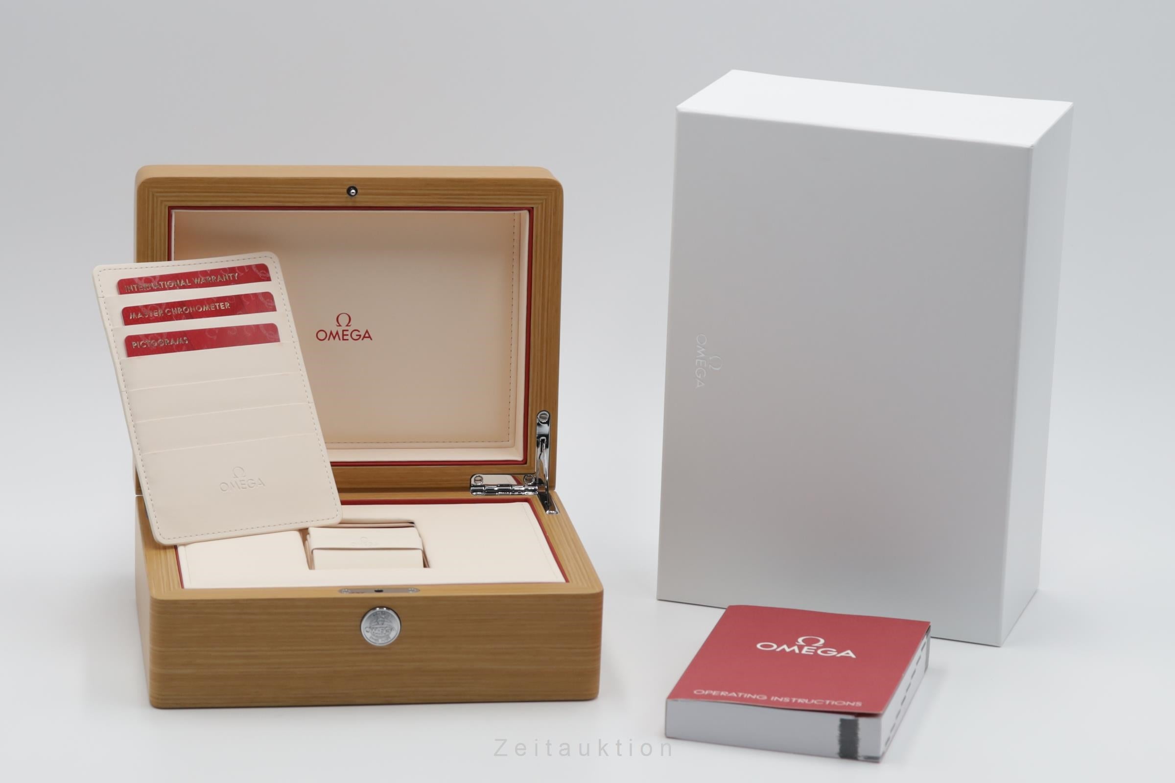Omega Speedmaster chronograph steel automatic men's watch 304.30.44.52.01.001 LP: 12600EUR  [2503684]