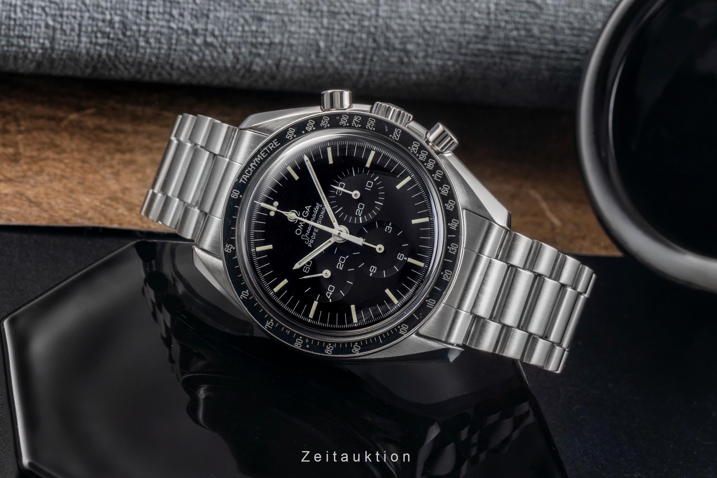 Omega Speedmaster Moonwatch chronograph steel manual winding men's watch 145.022  [2503777]