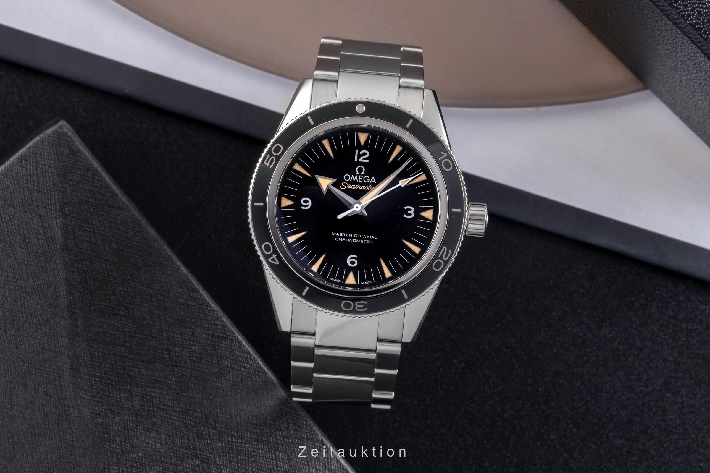 Omega Speedmaster steel automatic men's watch 233.30.41.21.01.001 LP: 7700EUR  [2503825]