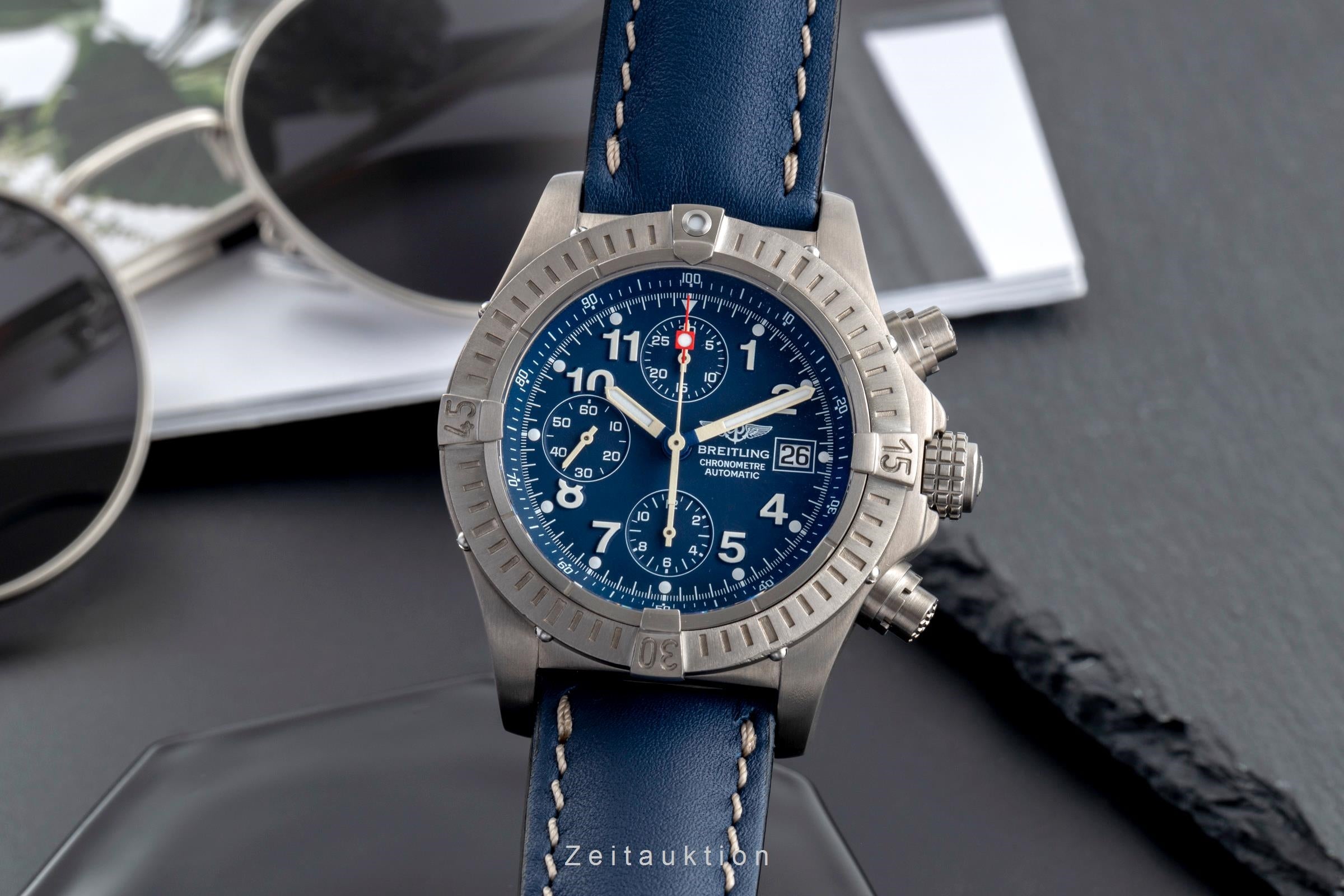 Breitling Avenger Chronograph Blue Dial Titan Automatik Herrenuhr Ref. E13360  [2503829]