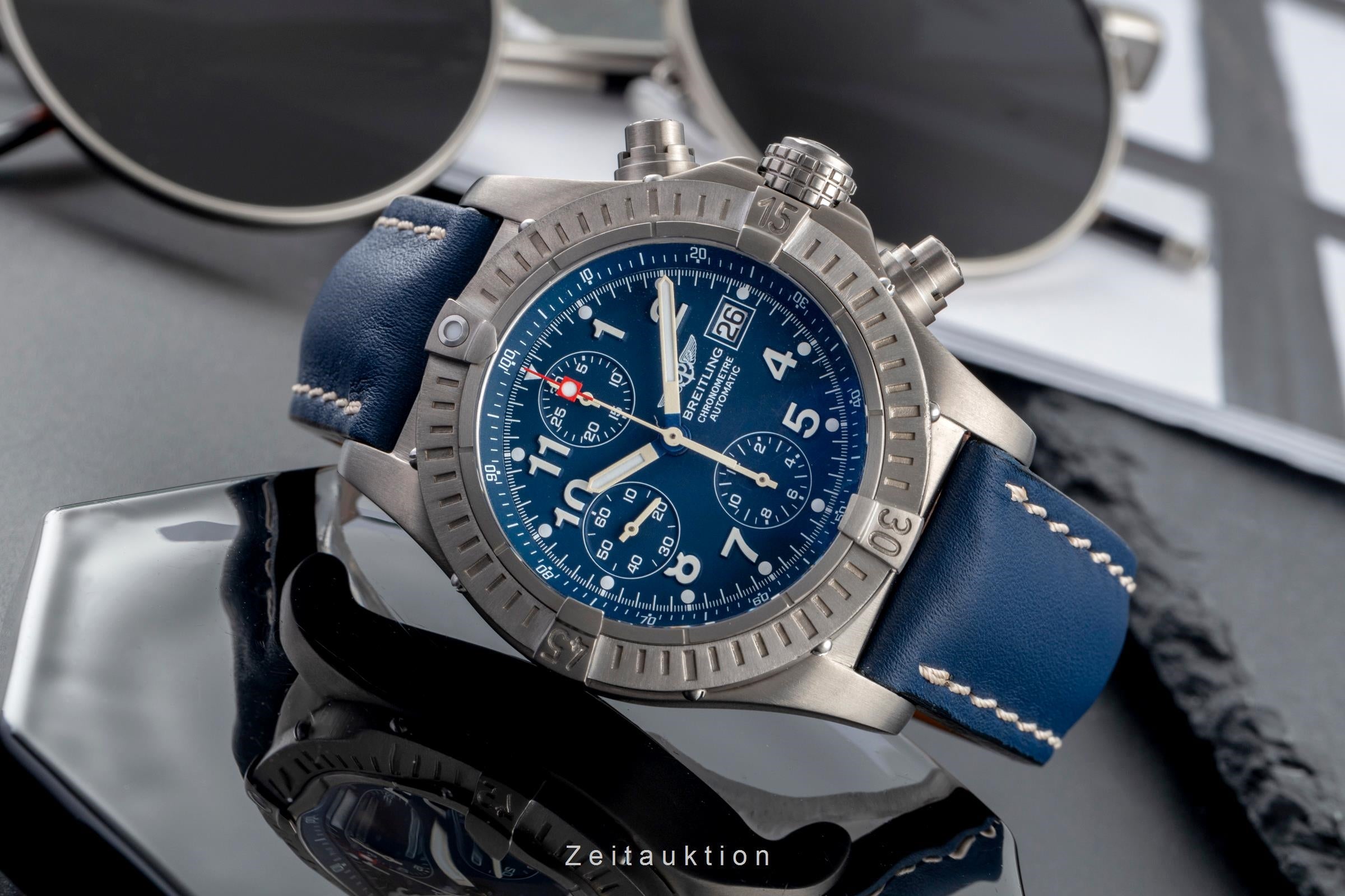Breitling Avenger Chronograph Blue Dial Titan Automatik Herrenuhr Ref. E13360  [2503829]