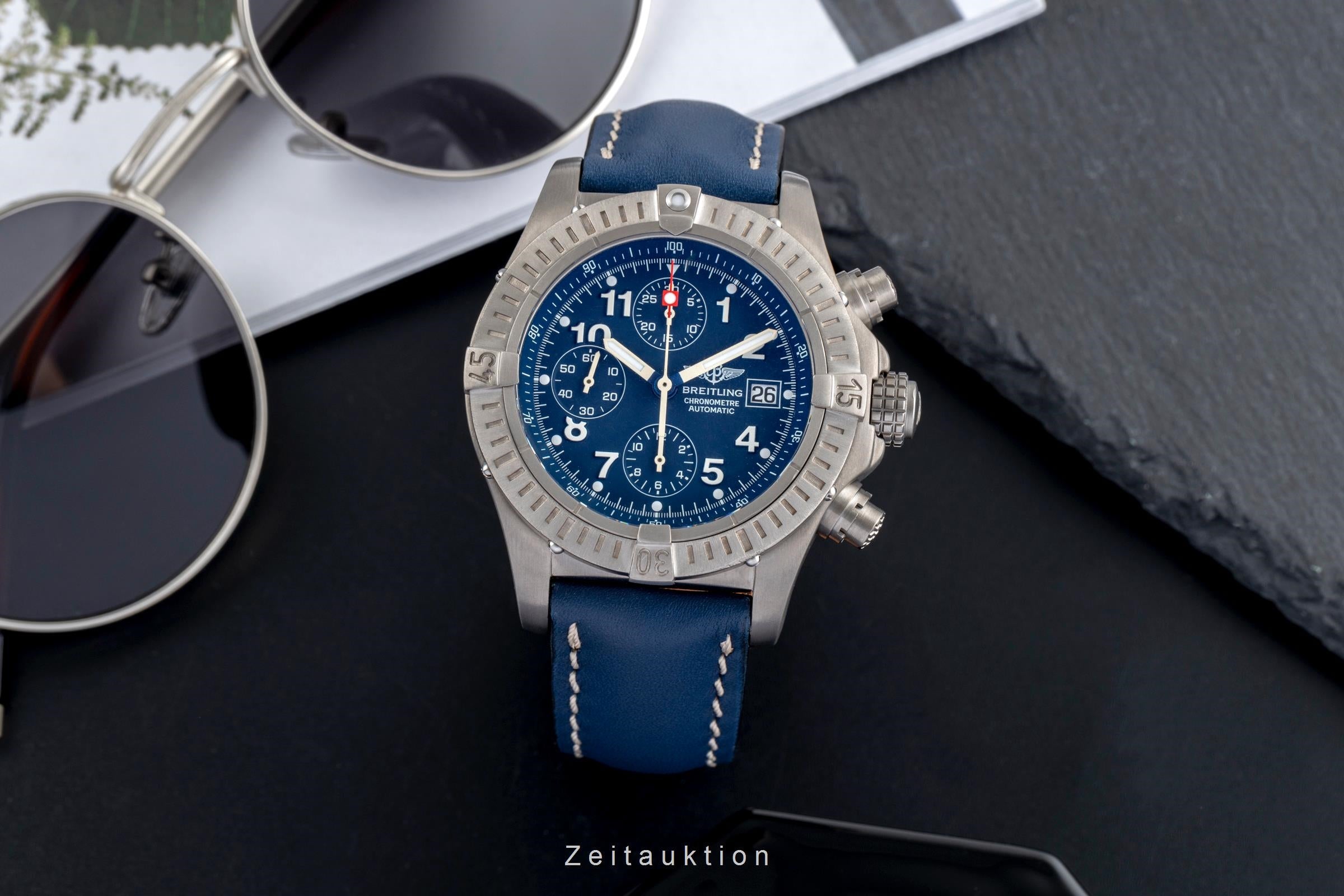 Breitling Avenger Chronograph Blue Dial Titan Automatik Herrenuhr Ref. E13360  [2503829]