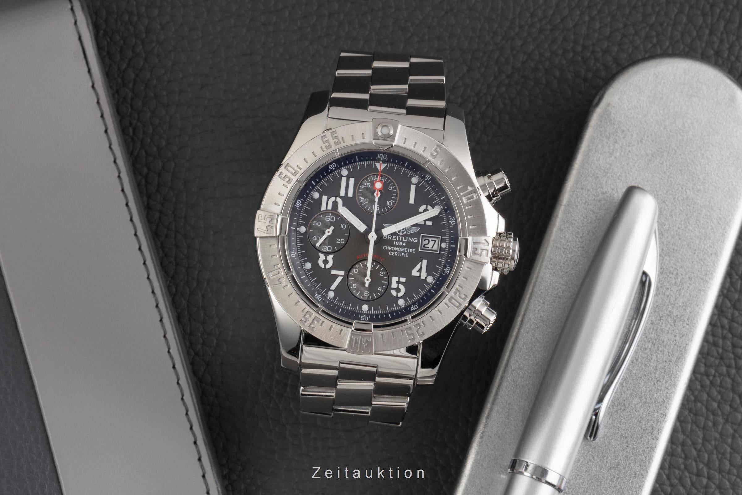 Breitling Avenger II chronographe acier automatique montre pour hommes A13380  [2503950]