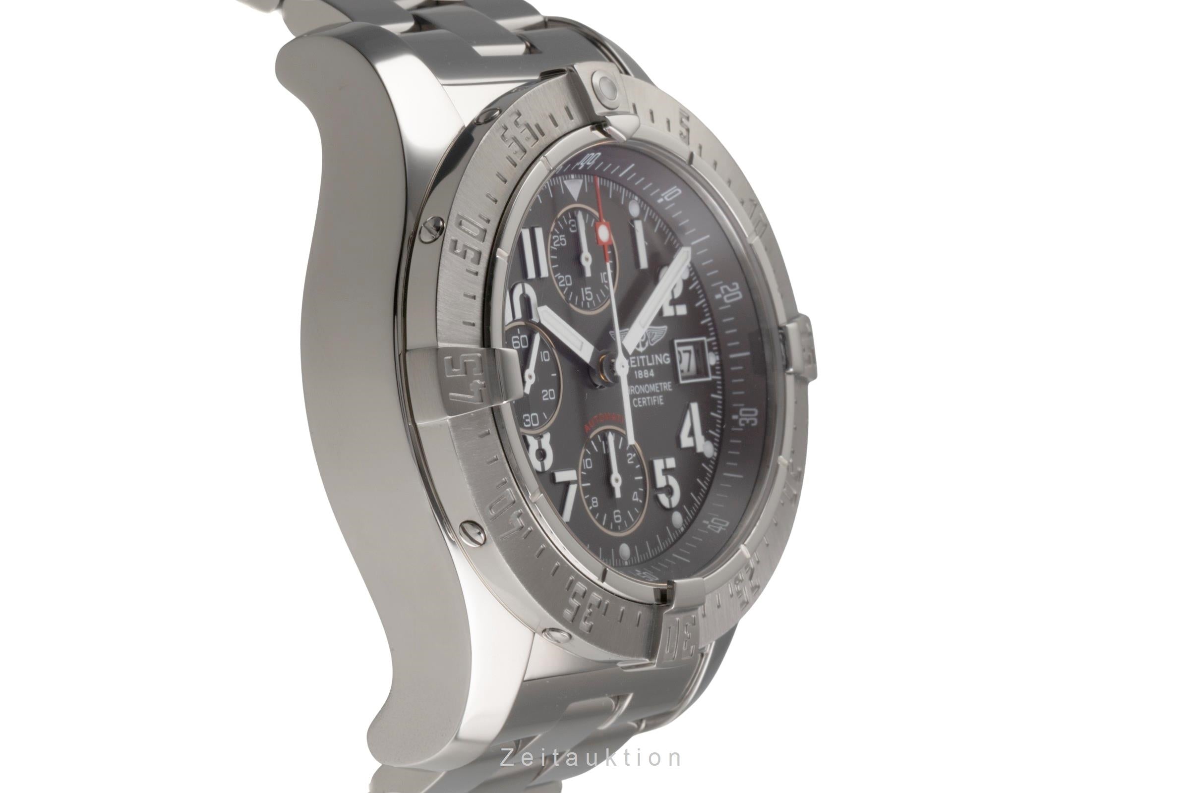 Breitling Avenger II chronographe acier automatique montre pour hommes A13380  [2503950]