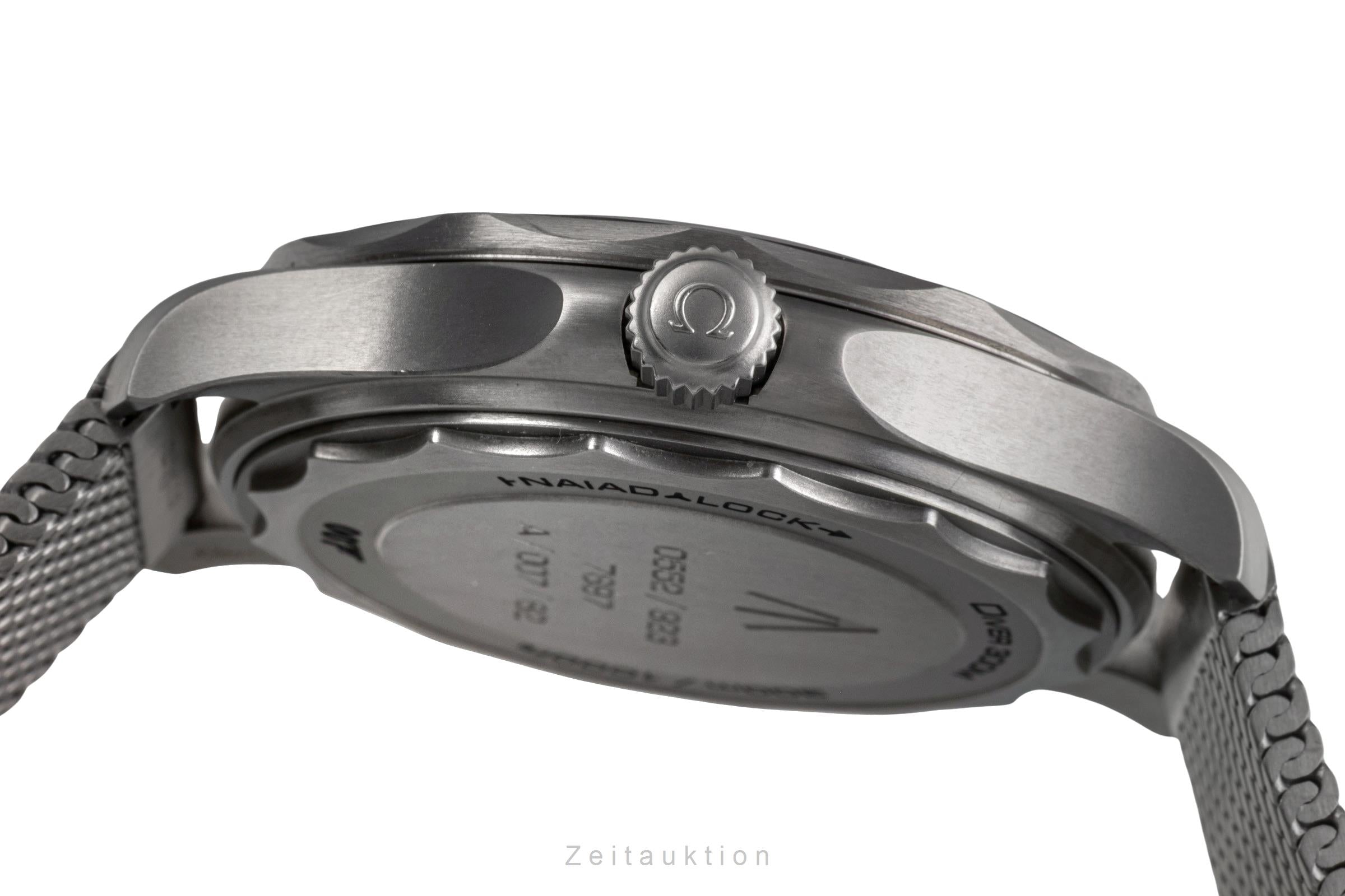 Omega Seamaster titanium automatic men's watch 210.90.42.20.01.001 LP: 10900EUR  [2504062]