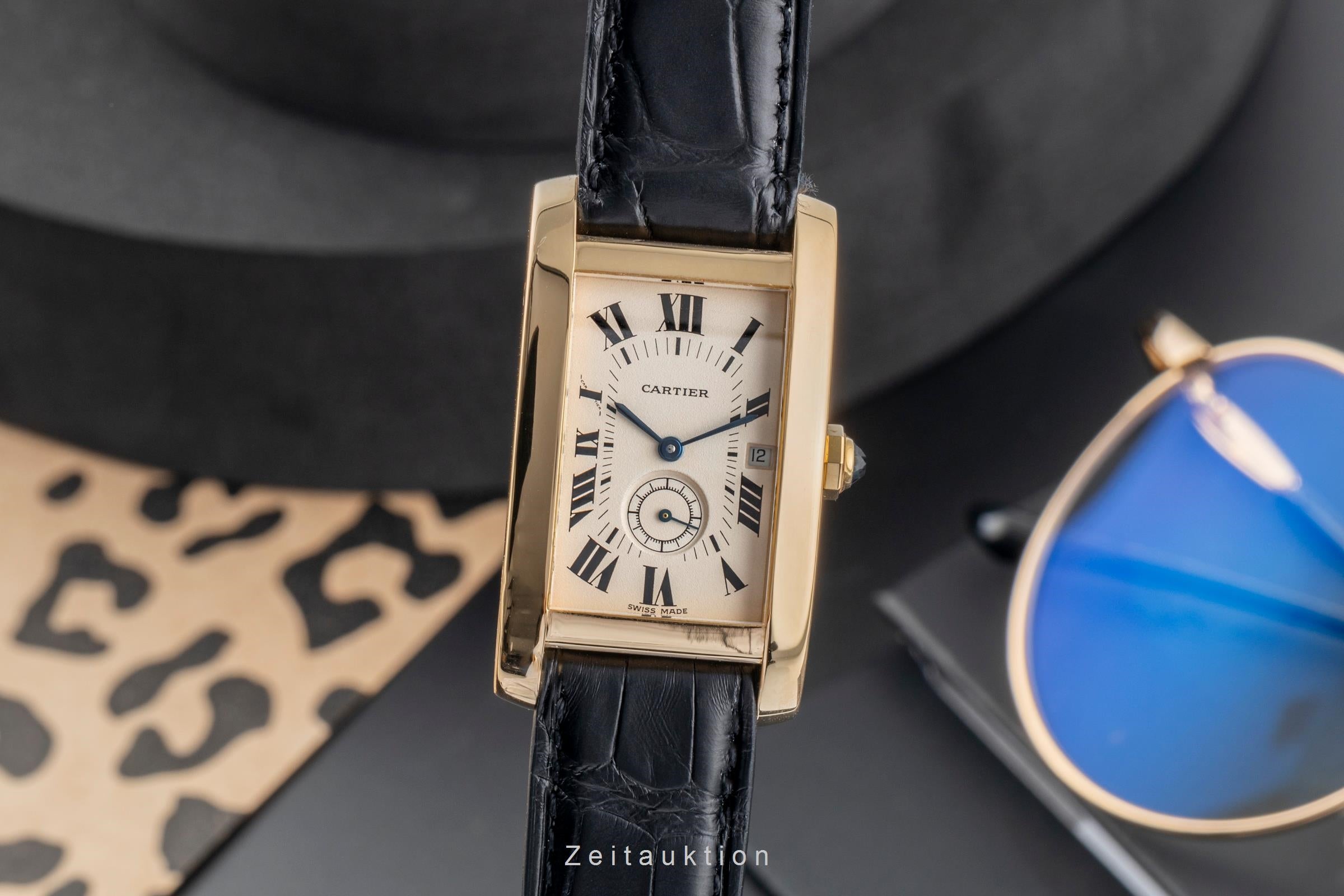 Cartier Tank Américaine oro 18 ct quarzo 012 W2600951