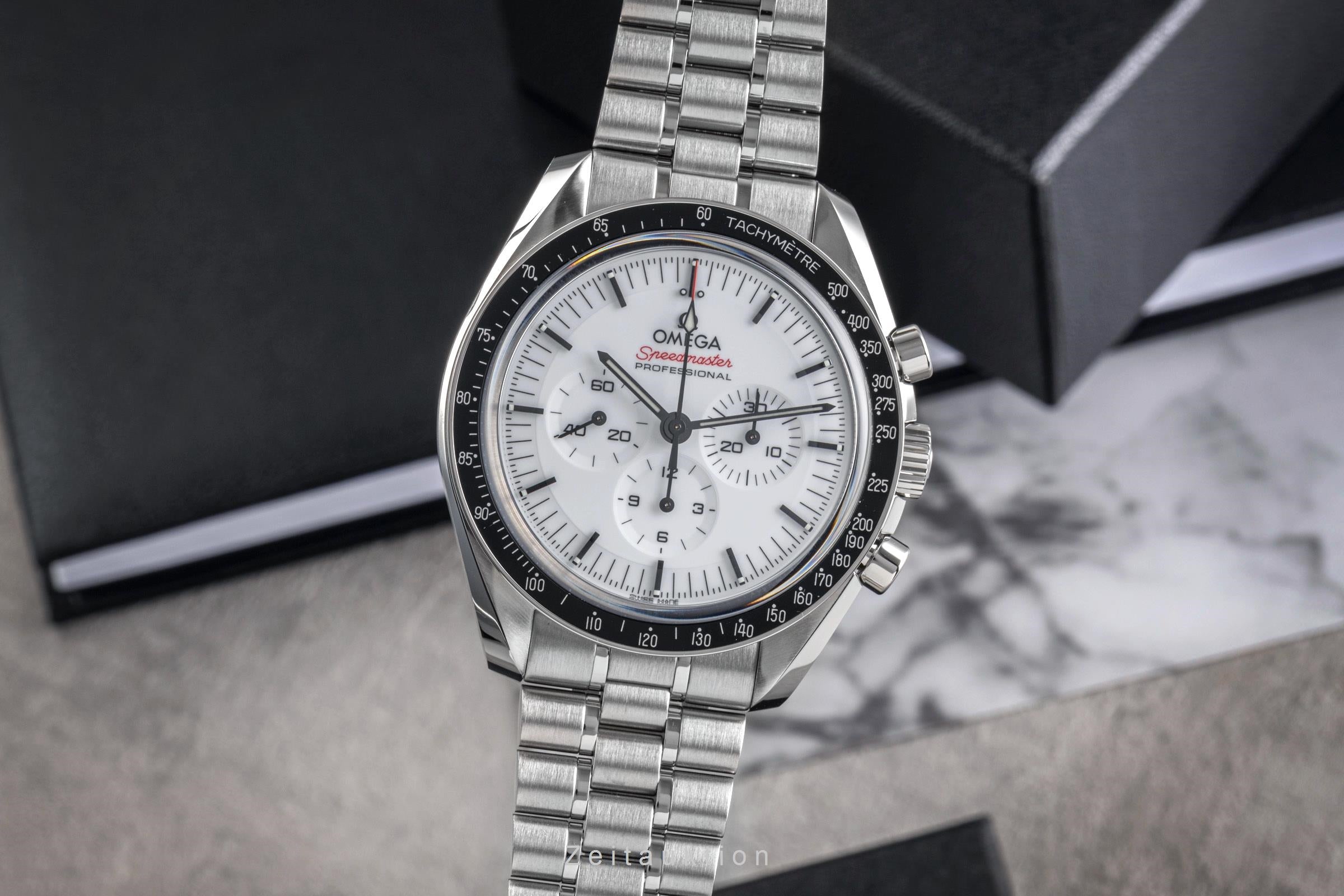 Omega Speedmaster Moonwatch chronograph steel manual winding men's watch 310.30.42.50.04.001 LP: 8800EUR  [2504073]