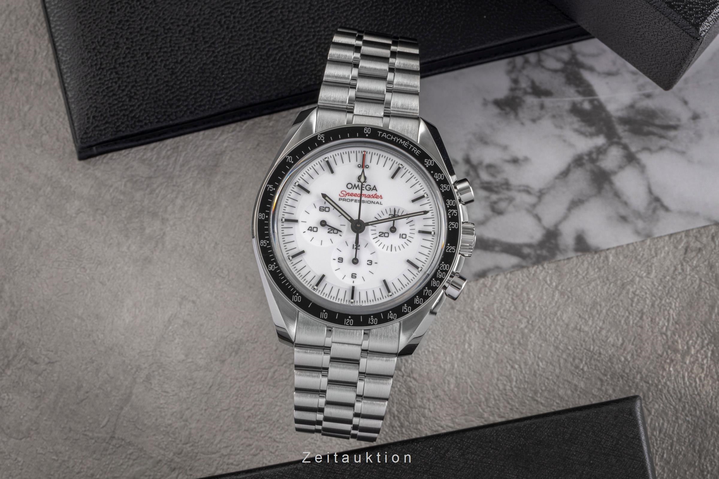 Omega Speedmaster Moonwatch chronograph steel manual winding men's watch 310.30.42.50.04.001 LP: 8800EUR  [2504073]