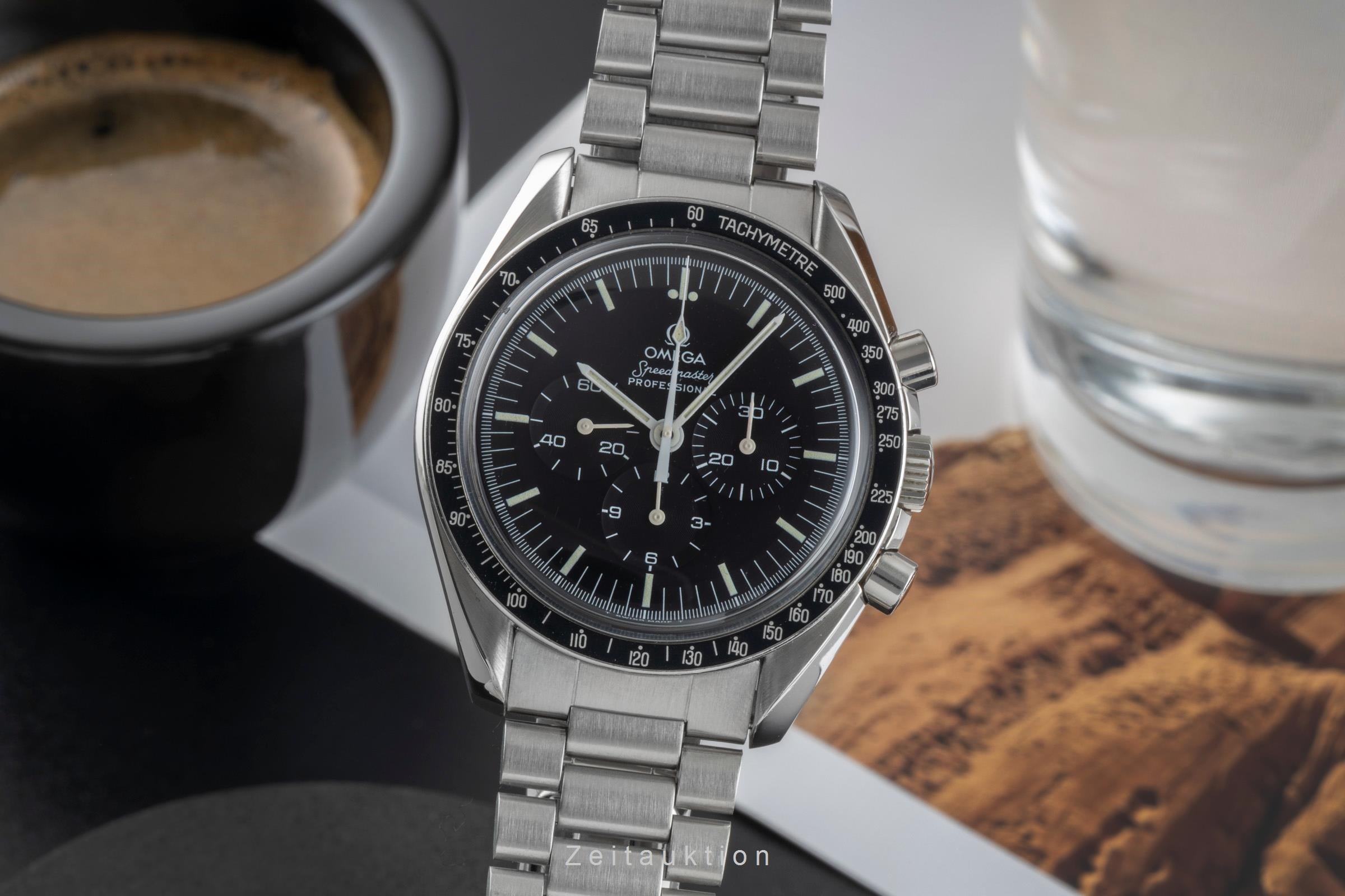 Omega Speedmaster Moonwatch chronograph steel manual winding men's watch 145.022 Vintage  [2504084]