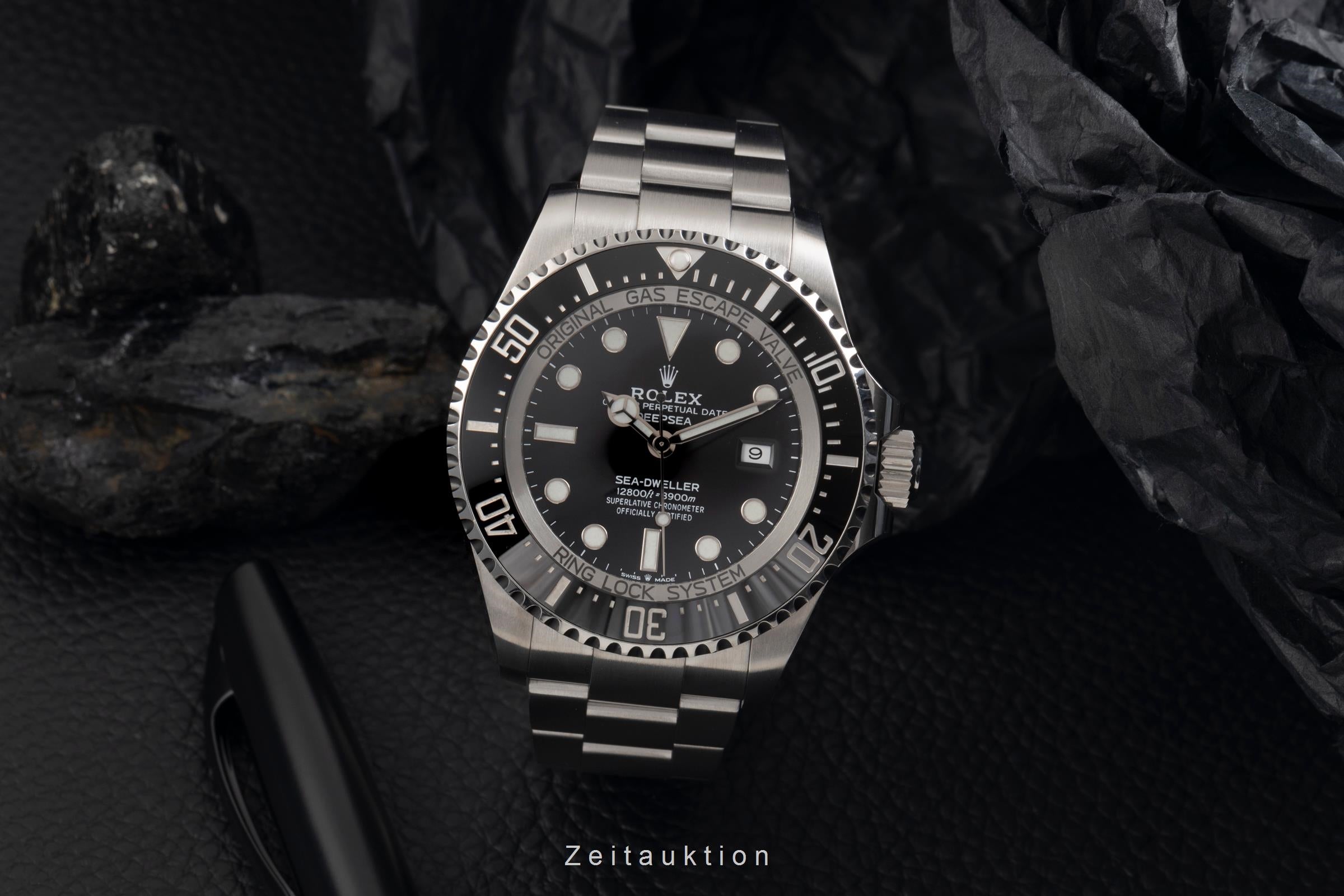 Rolex Sea-Dweller steel automatic men's watch 126660  [2504095]