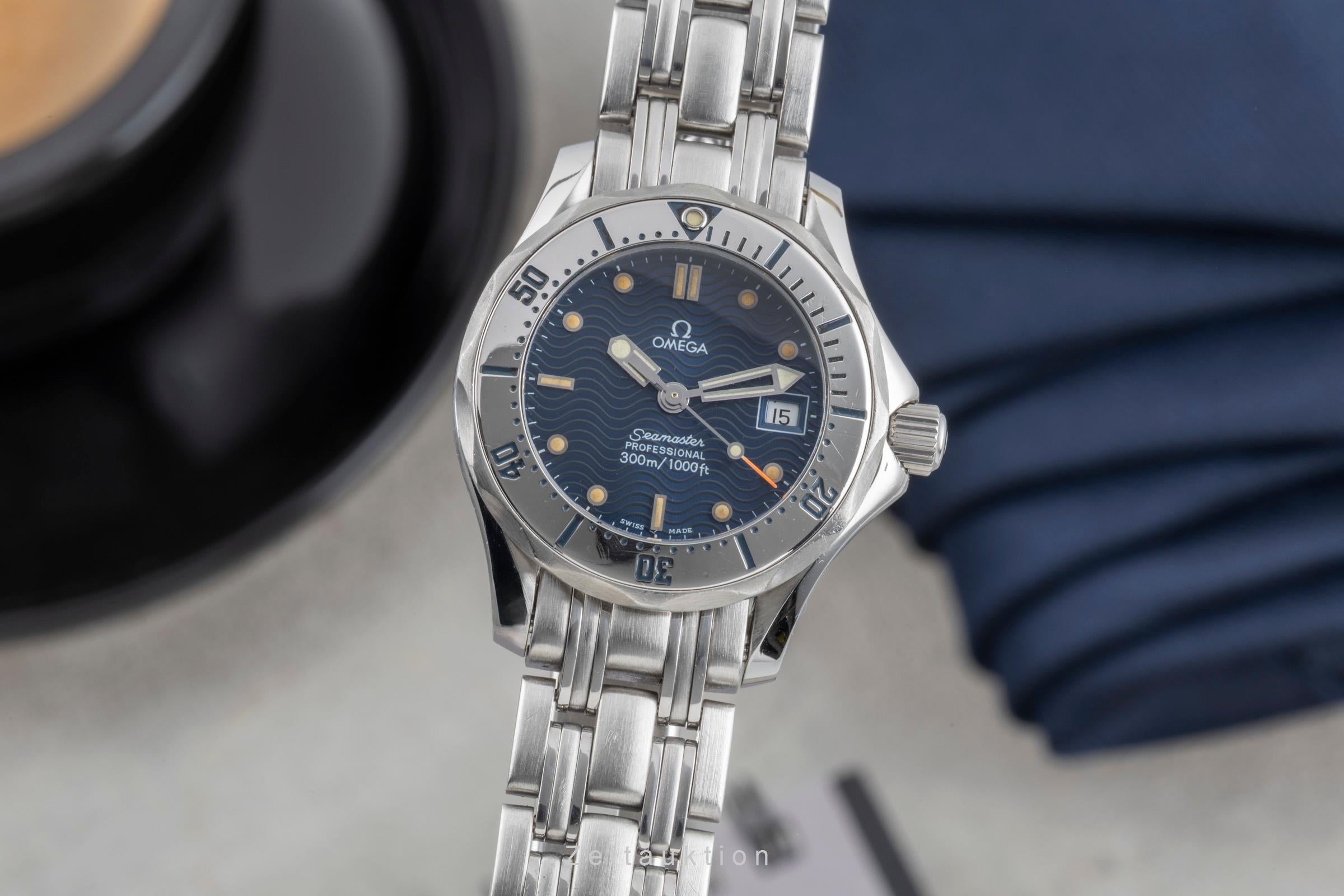 Omega Seamaster steel quartz women's watch 2582.80.00  [2504277]