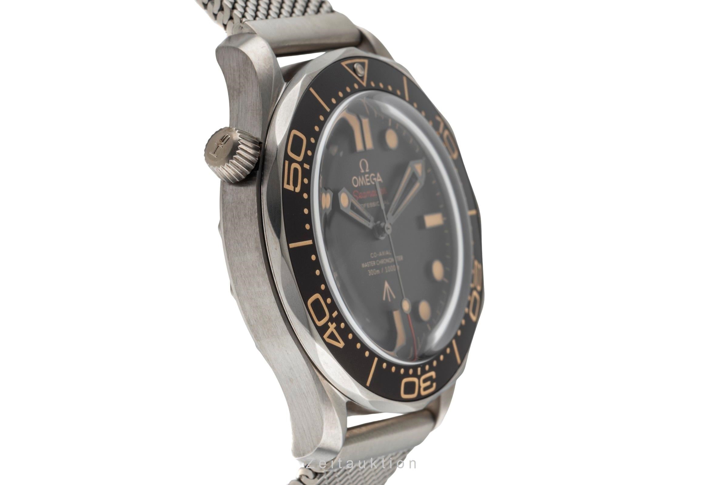Omega Seamaster titanium automatic men's watch 210.90.42.20.01.001 LP: 10900EUR  [2504414]