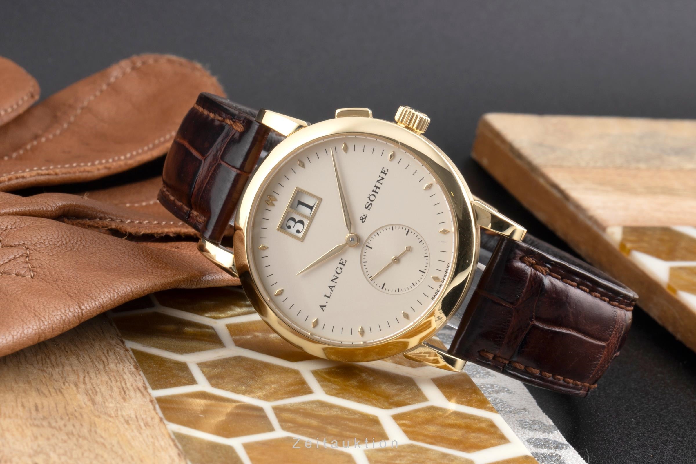 A. Lange & Söhne Saxonia Großdatum 18K Gold Handaufzug 105.021 B&P 1999   [2504542]