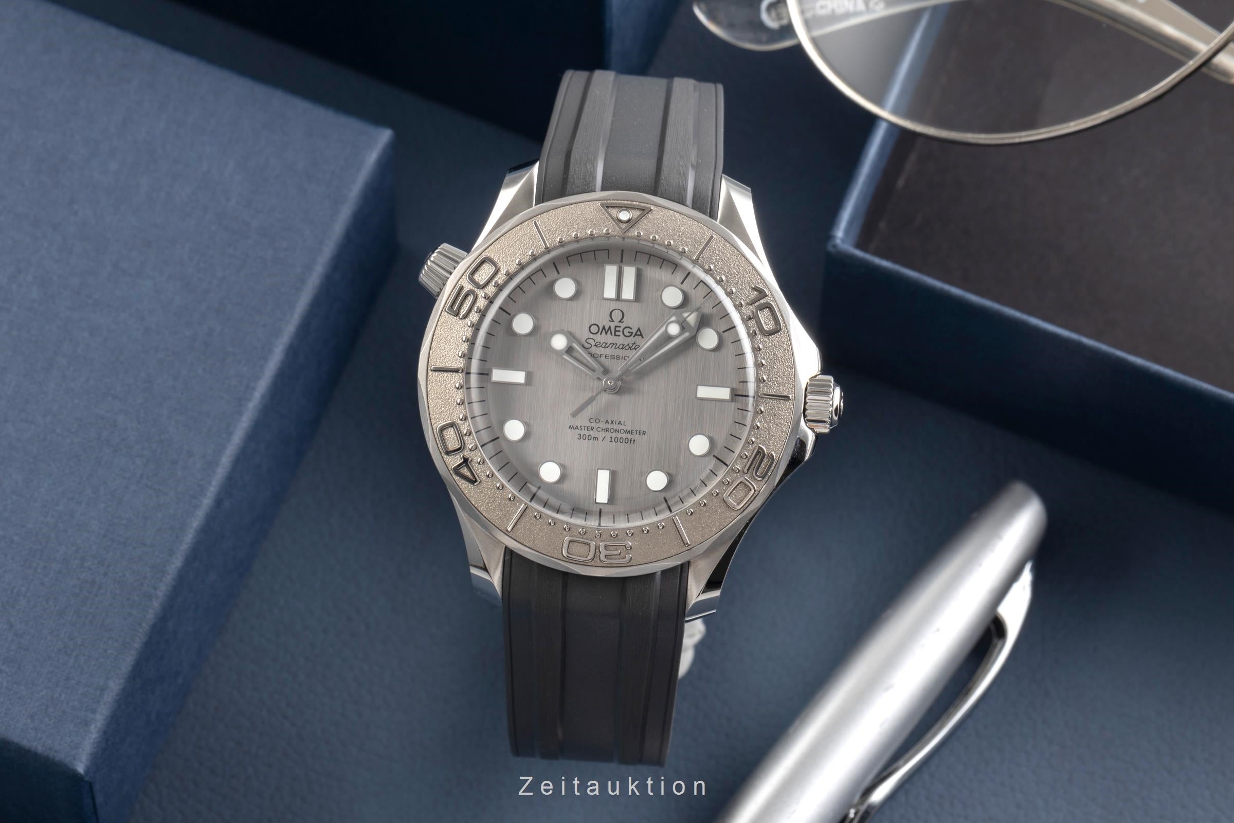 Omega Seamaster Diver Stahl / Titanlünette Ref. 210.32.42.20.06.002 B&P 2025 [2504544]