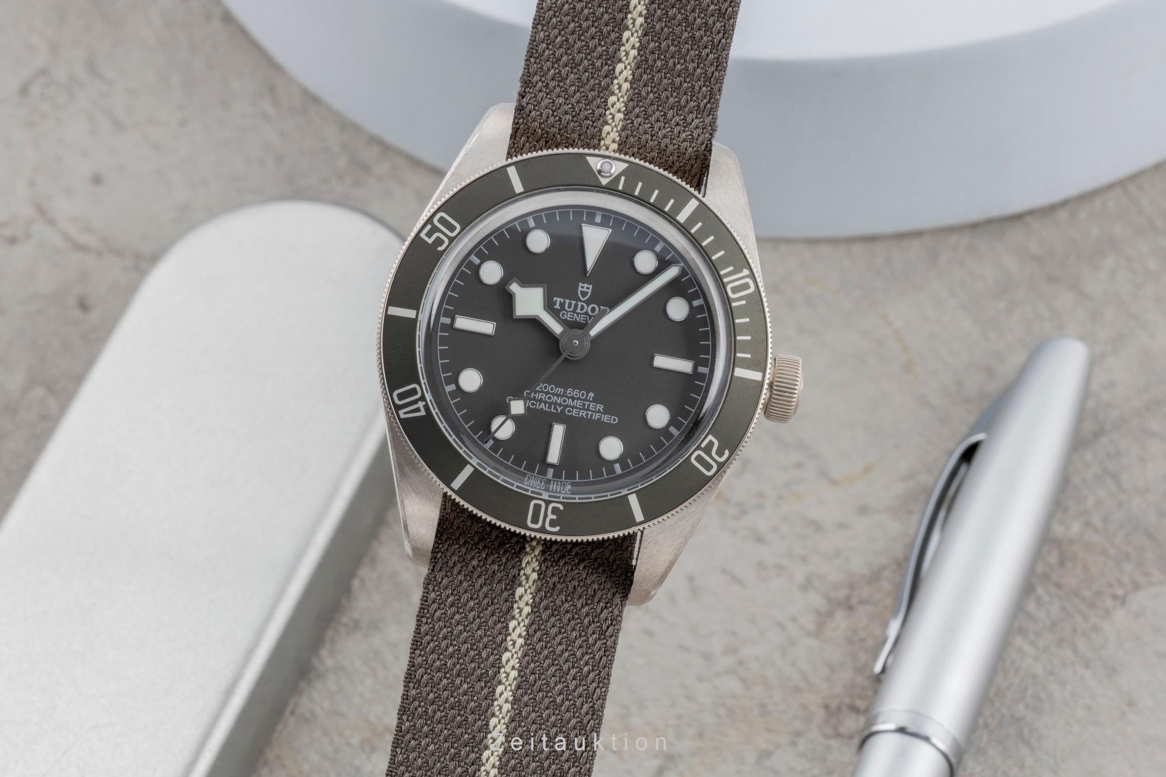 Tudor Black Bay argent automatique montre pour hommes 79010S LP: 4810EUR  [2504582]