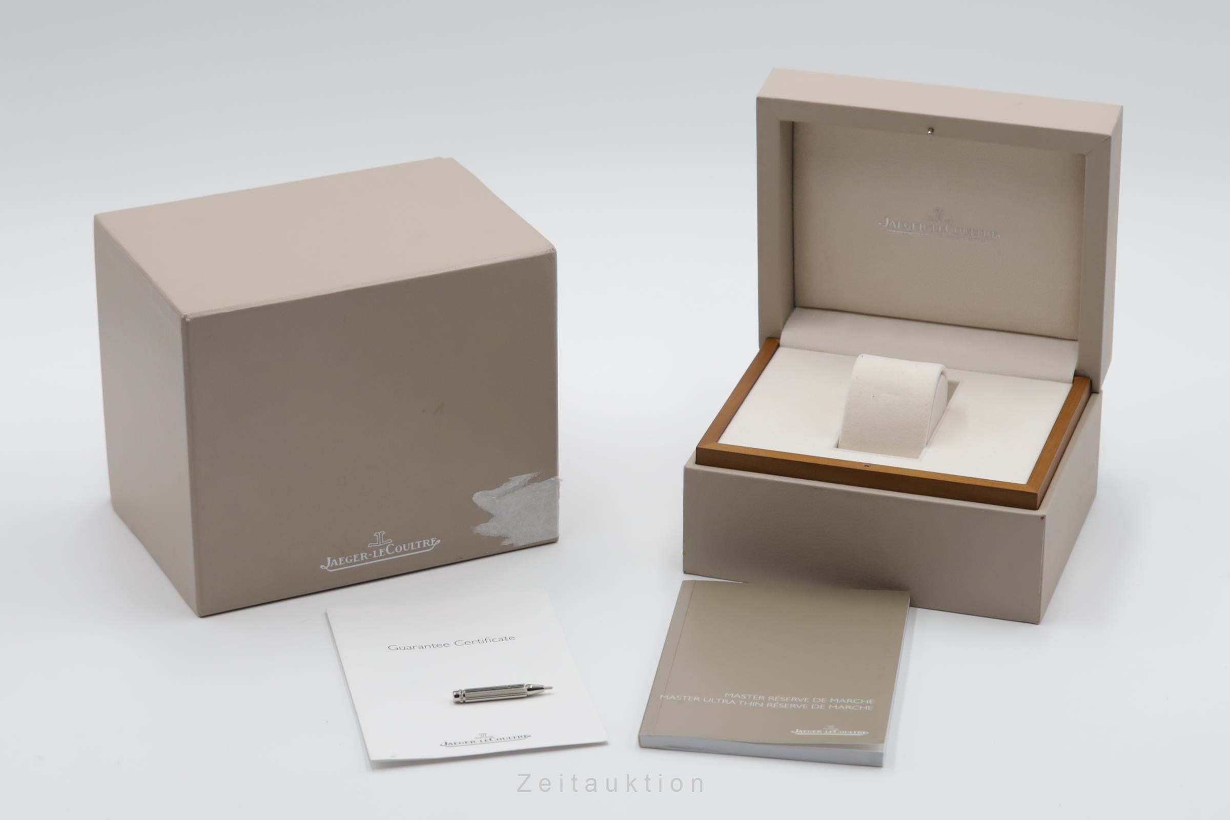 Jaeger LeCoultre Master Ultra Thin steel automatic men's watch Q1378420  176.8.38.S LP: 10800EUR  [2504593]