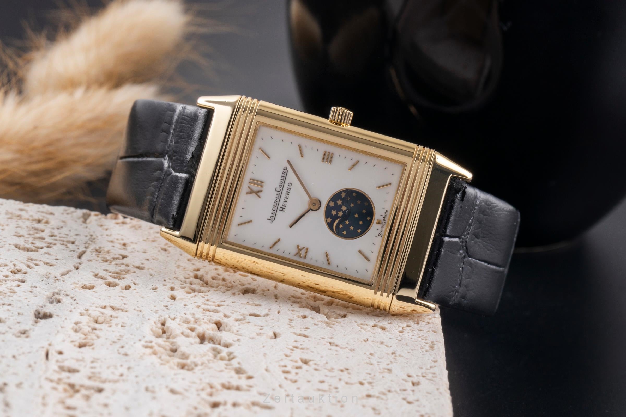 Jaeger LeCoultre Reverso 18 ct gold quartz unisex 140.252.1  [2504597]