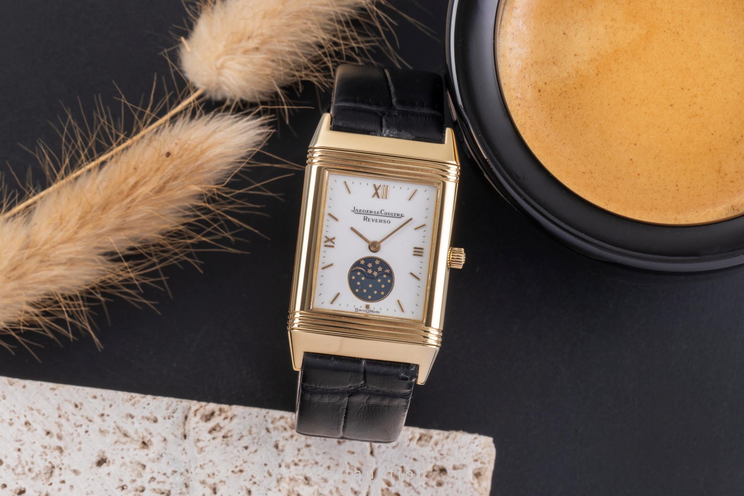 Jaeger LeCoultre Reverso 18 ct gold quartz unisex 140.252.1  [2504597]